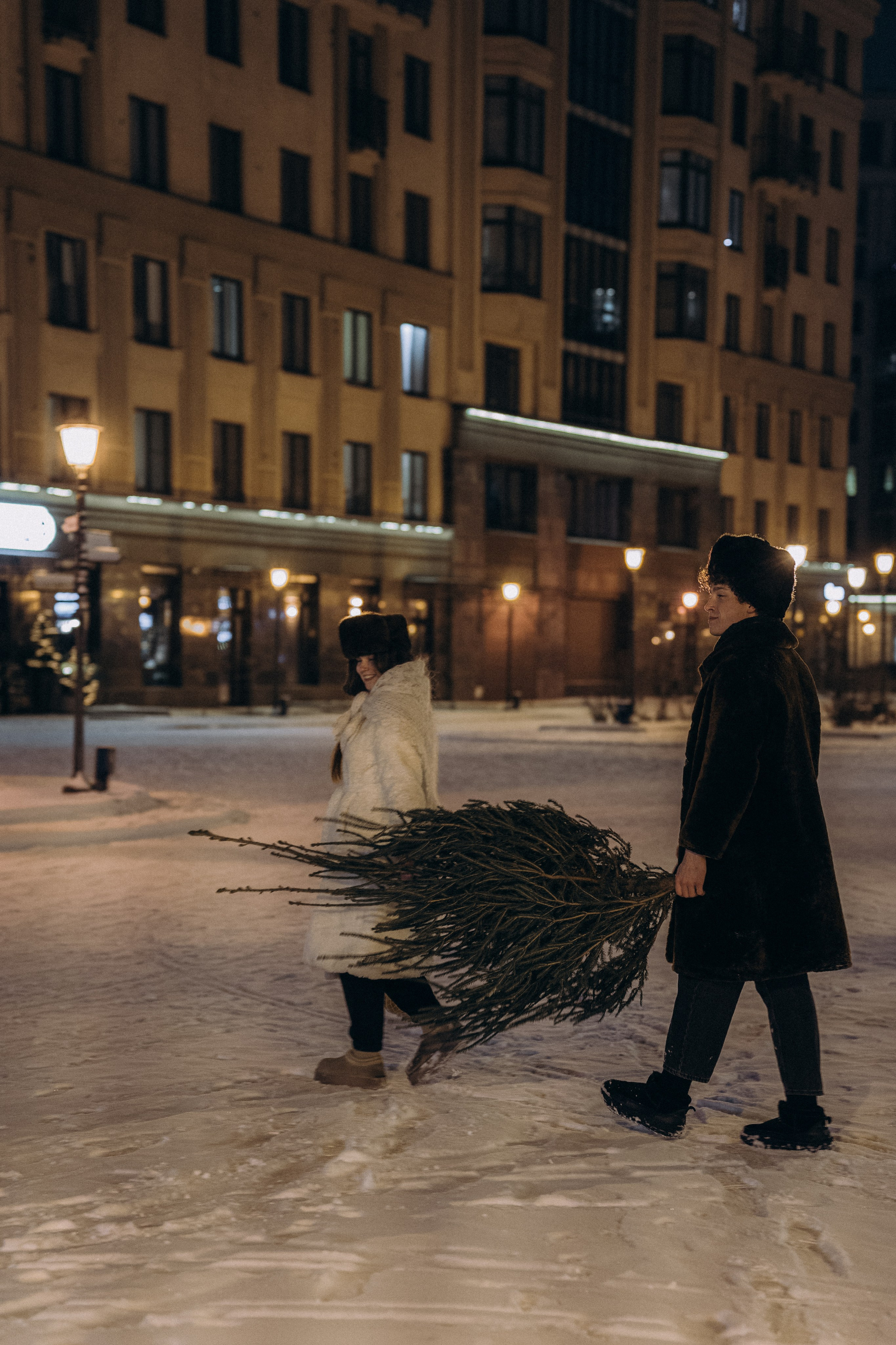 НОВОГОДНЯЯ ПРОГУЛКА ПАРЫ ПО ЧЕРНЫШЕВСКОЙ ПЕРЕД НОВЫМ ГОДОМ. Профессиональный фотограф, Санкт-Петербург — Виктория Богомолова