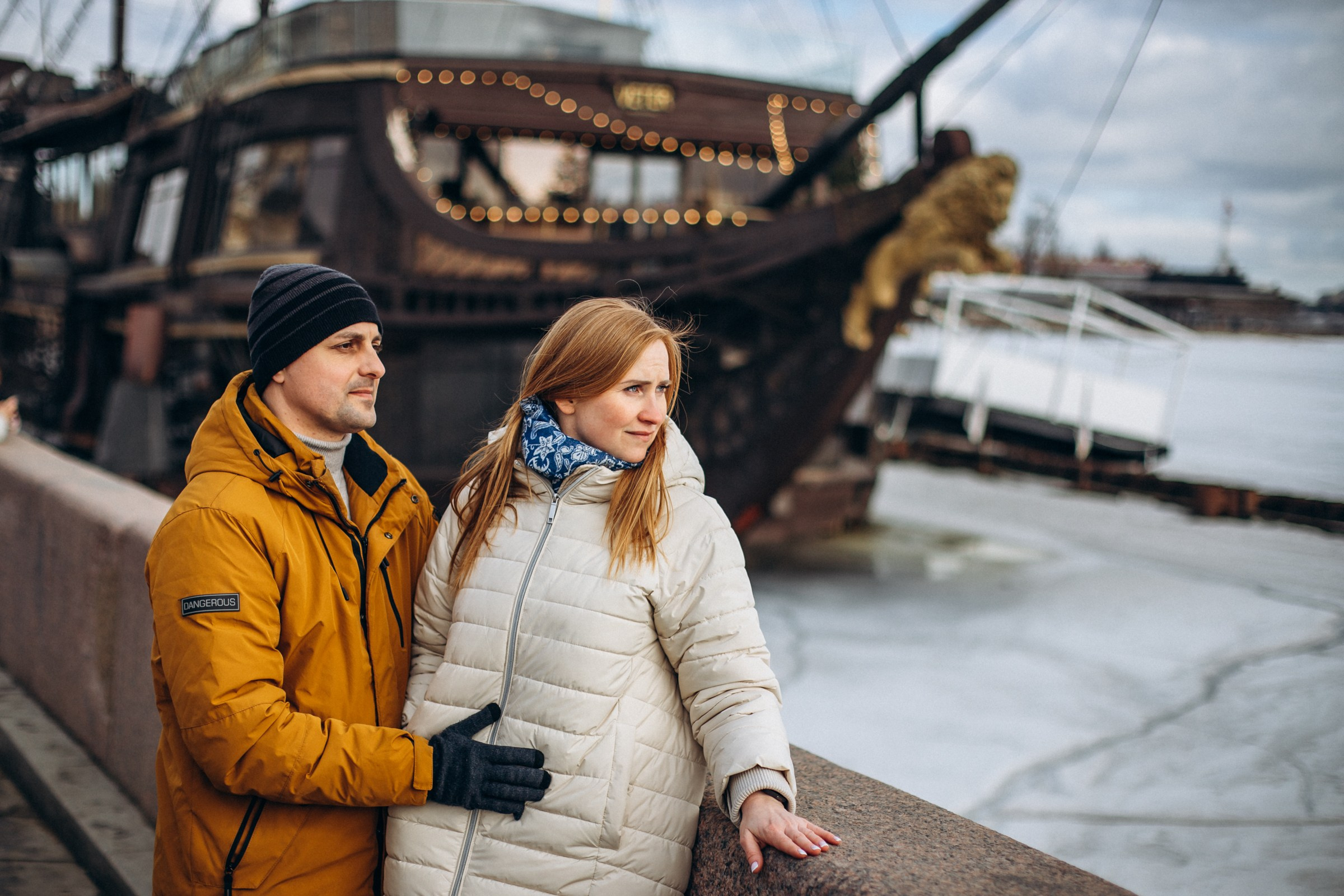 Виктор и Марина в марте. Фотопрогулка в Петербурге. Индивидуальный и семейный фотограф в Санкт-Петербурге