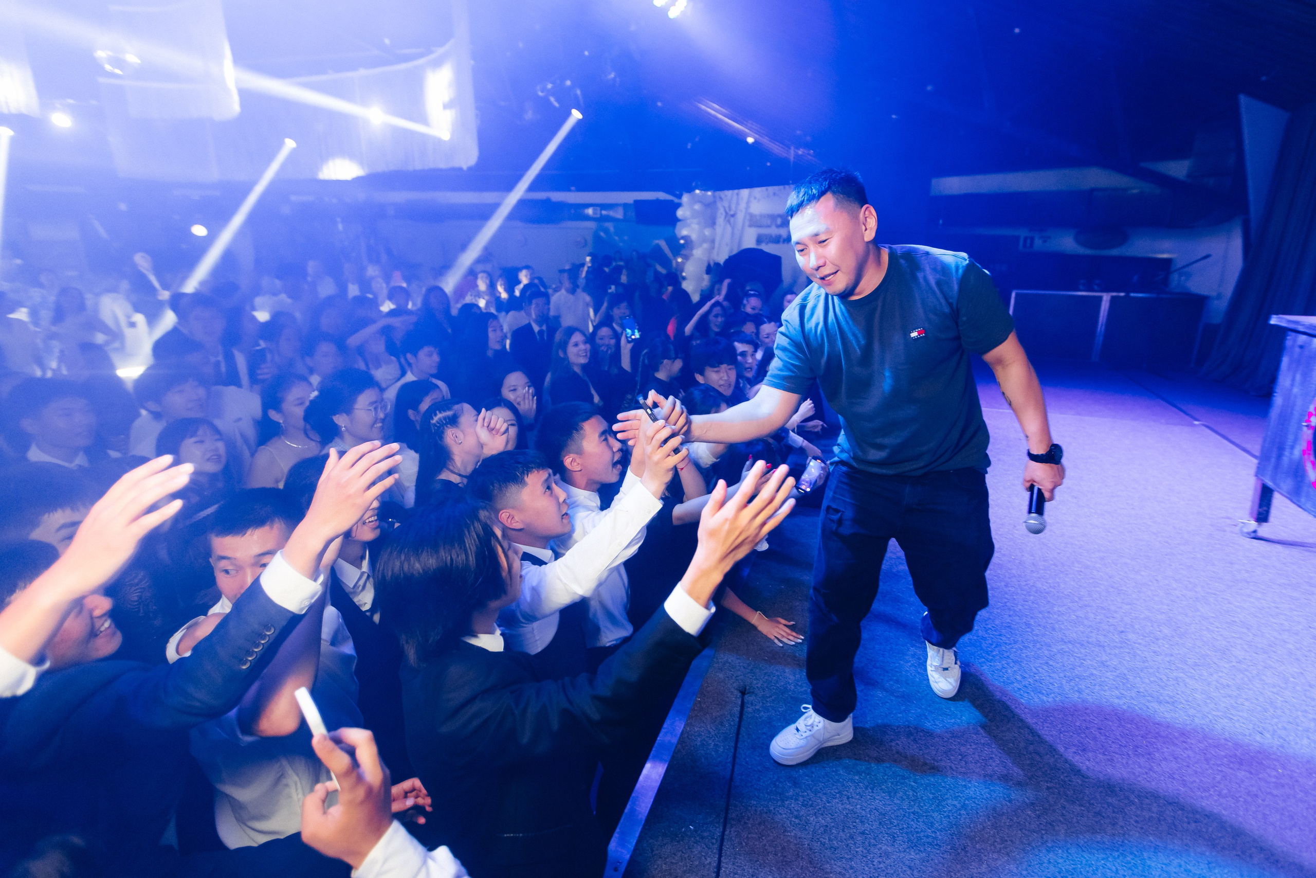 Выпускной вечер. 49 школа. Баран на корове. Свадебный и семейный фотограф в Улан-Удэ