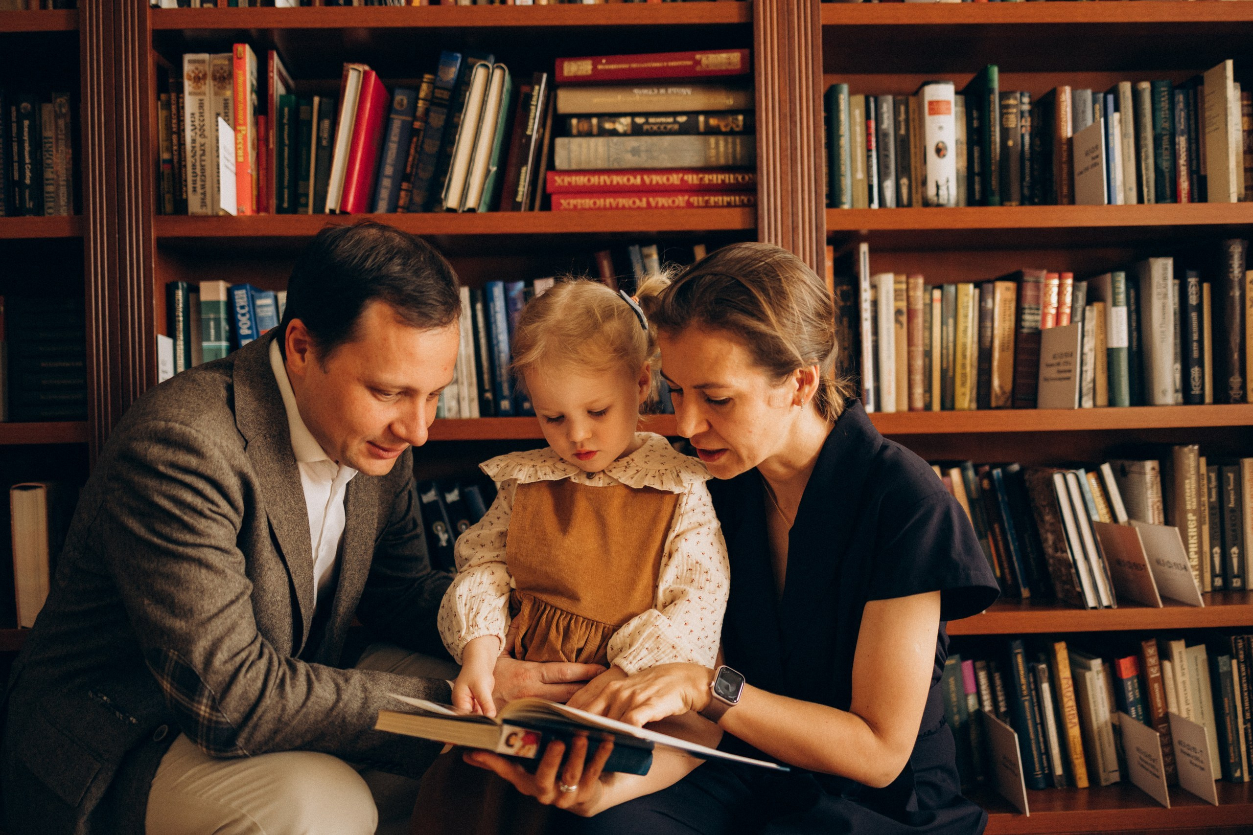 Семейная фотосессия Москва, семейный фотограф в Москве, семейная фотосессия, детский фотограф, семейная фотосессия в студии, семейная фотосессия в бибилиотеке