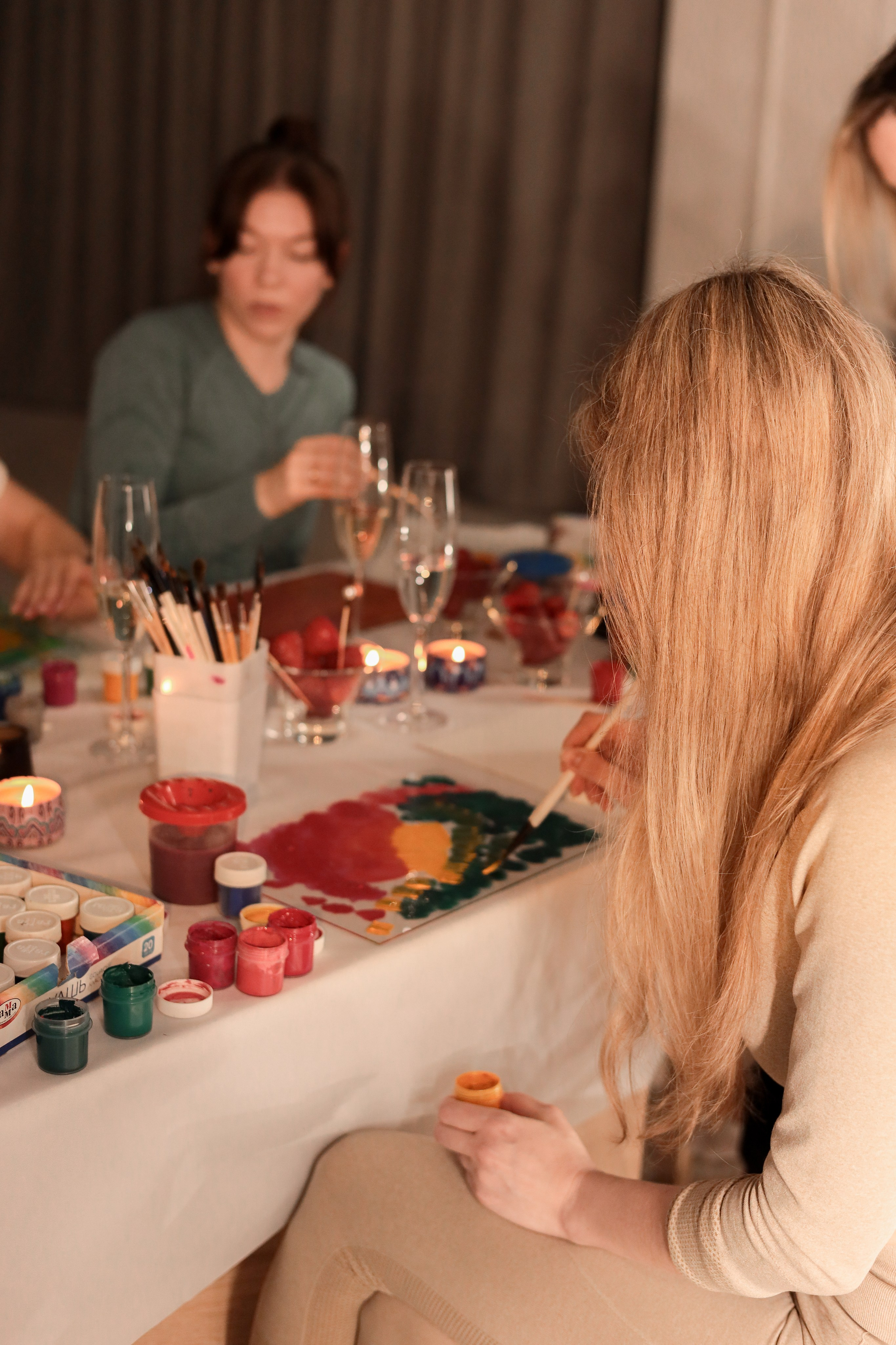 Арт-терапия + аэройога. Фотограф Надршина Лилия