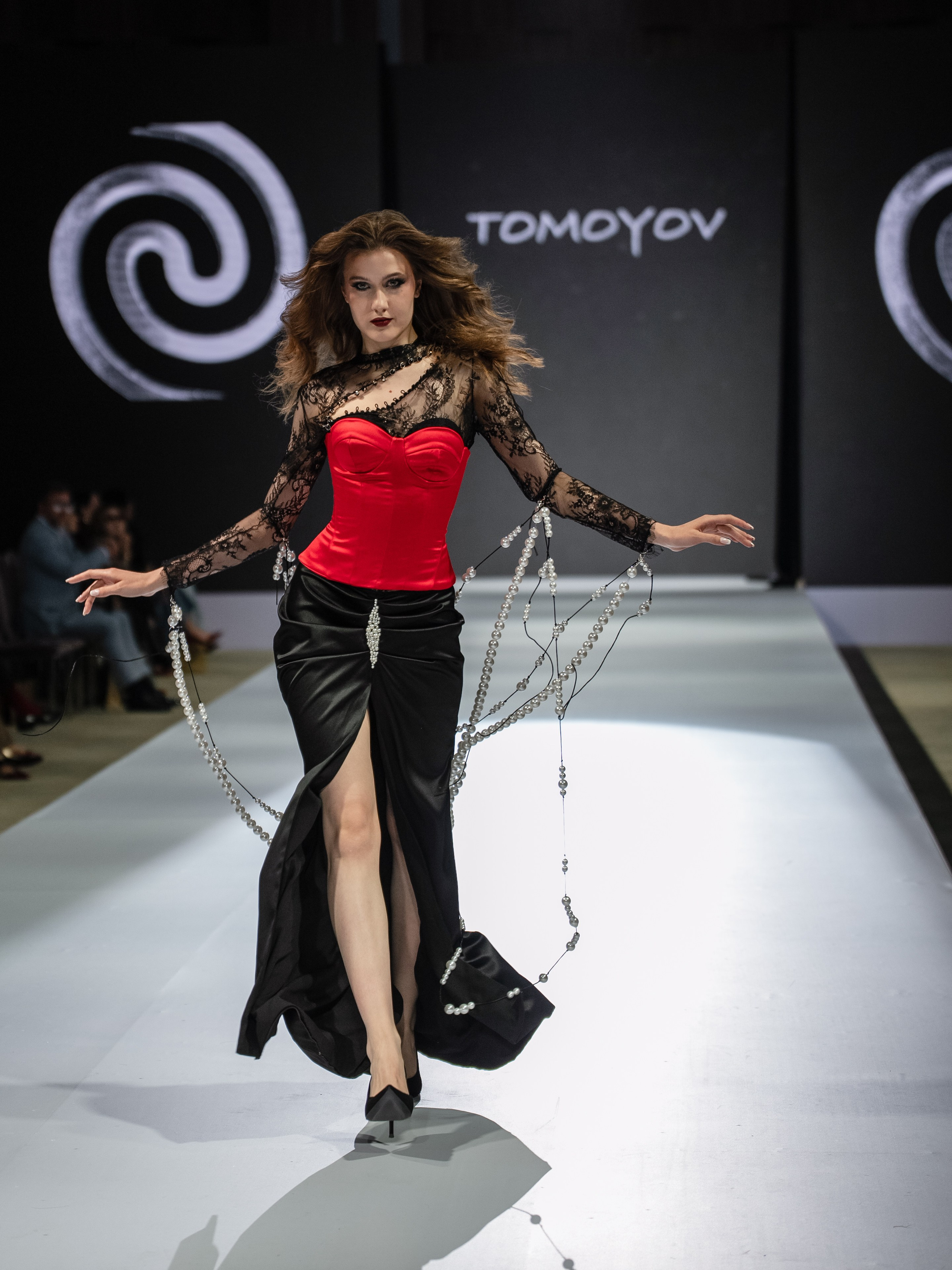 Eurasia Fashion Week Tomoyov. Сайт Алматинского НЮ АРТ, будуар и фэшн фотографа Дениса Карпенко