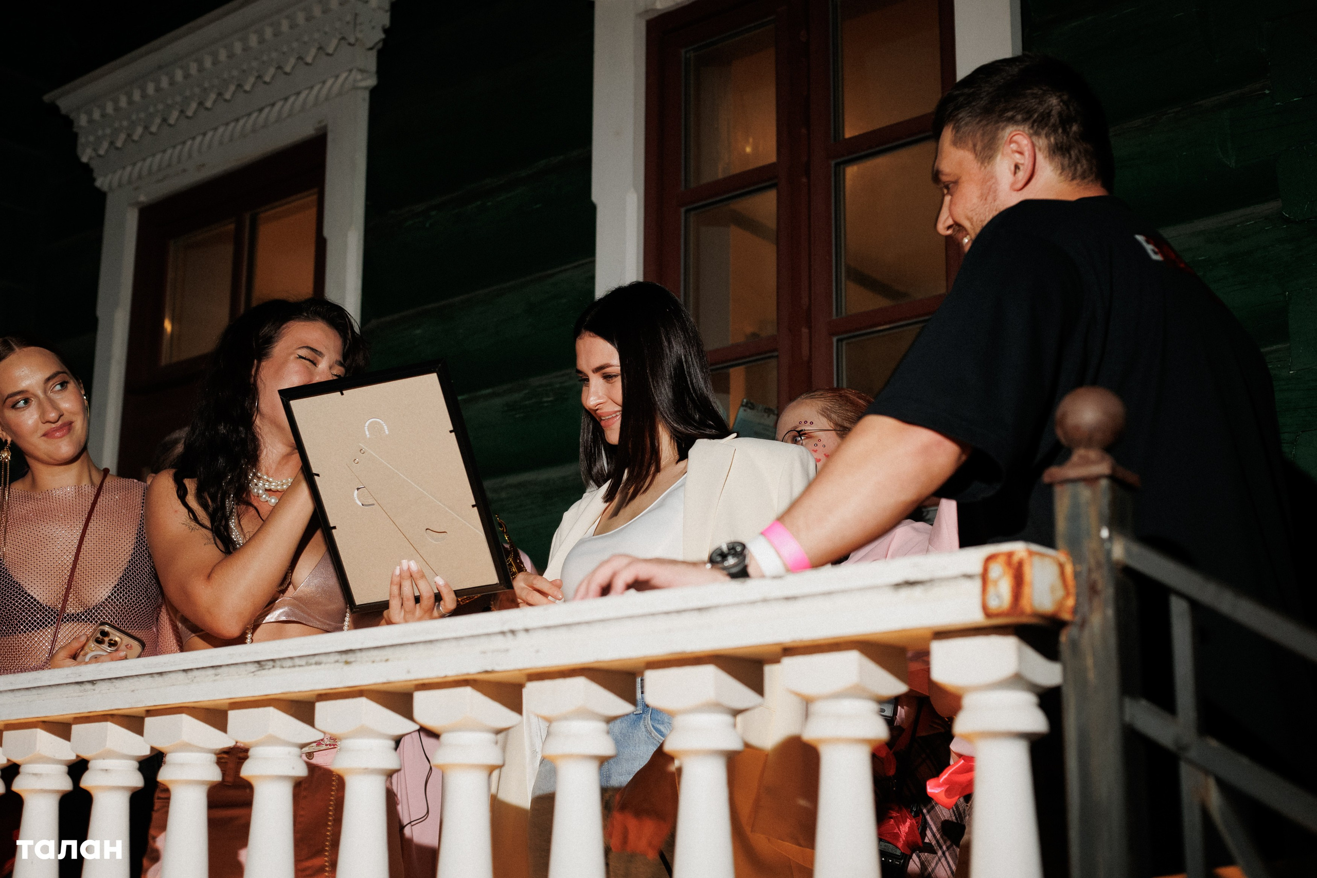 ВИНОТЕКА [бар+магаз] — BIRTHDAY PARTY. СВОИ. ФОТООТЧЕТЫ-СОБЫТИЯ-МЕСТА