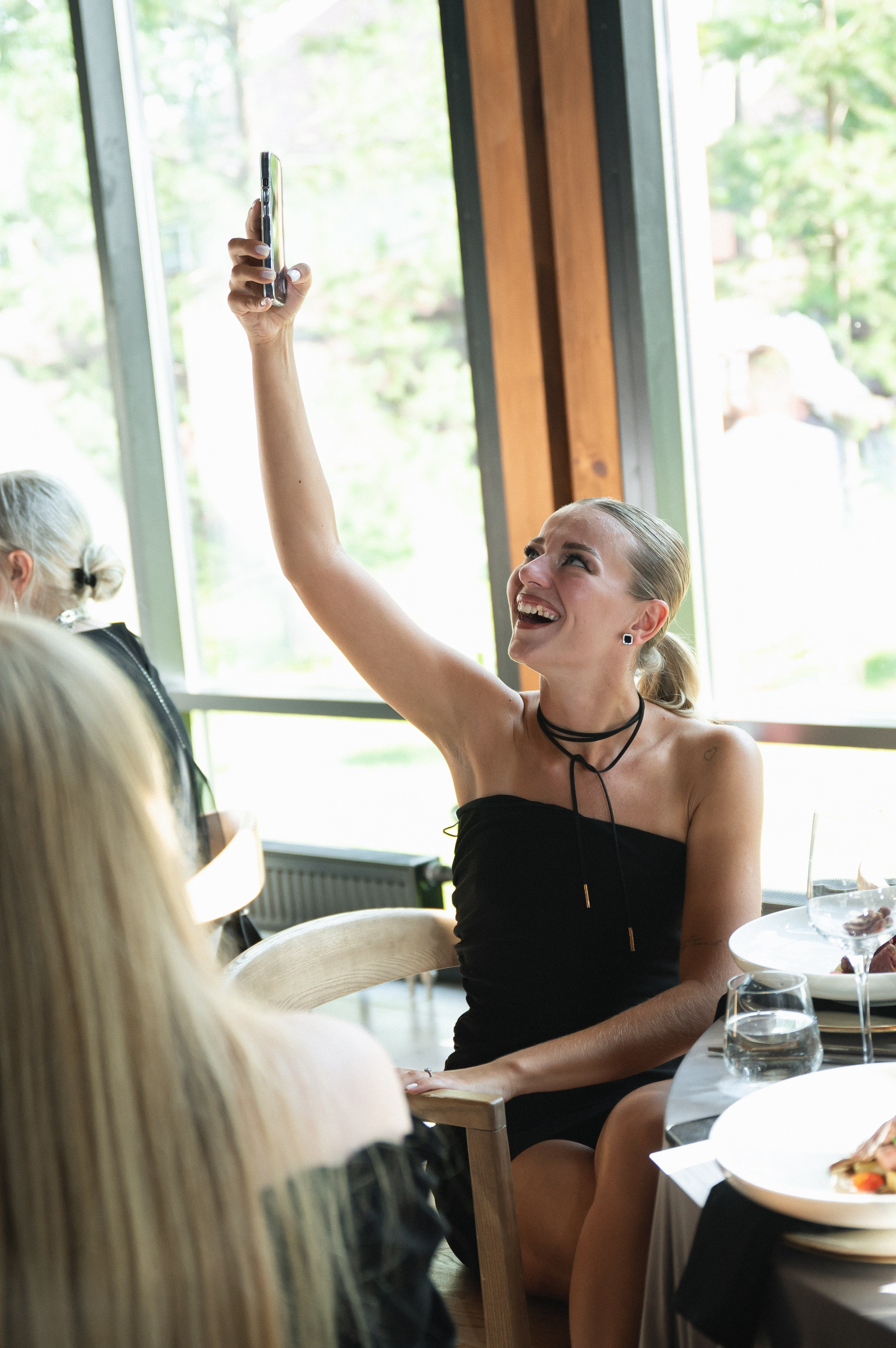 Артём и Софья, Lesnoy Village. Свадебный фотограф Наталья Доронина