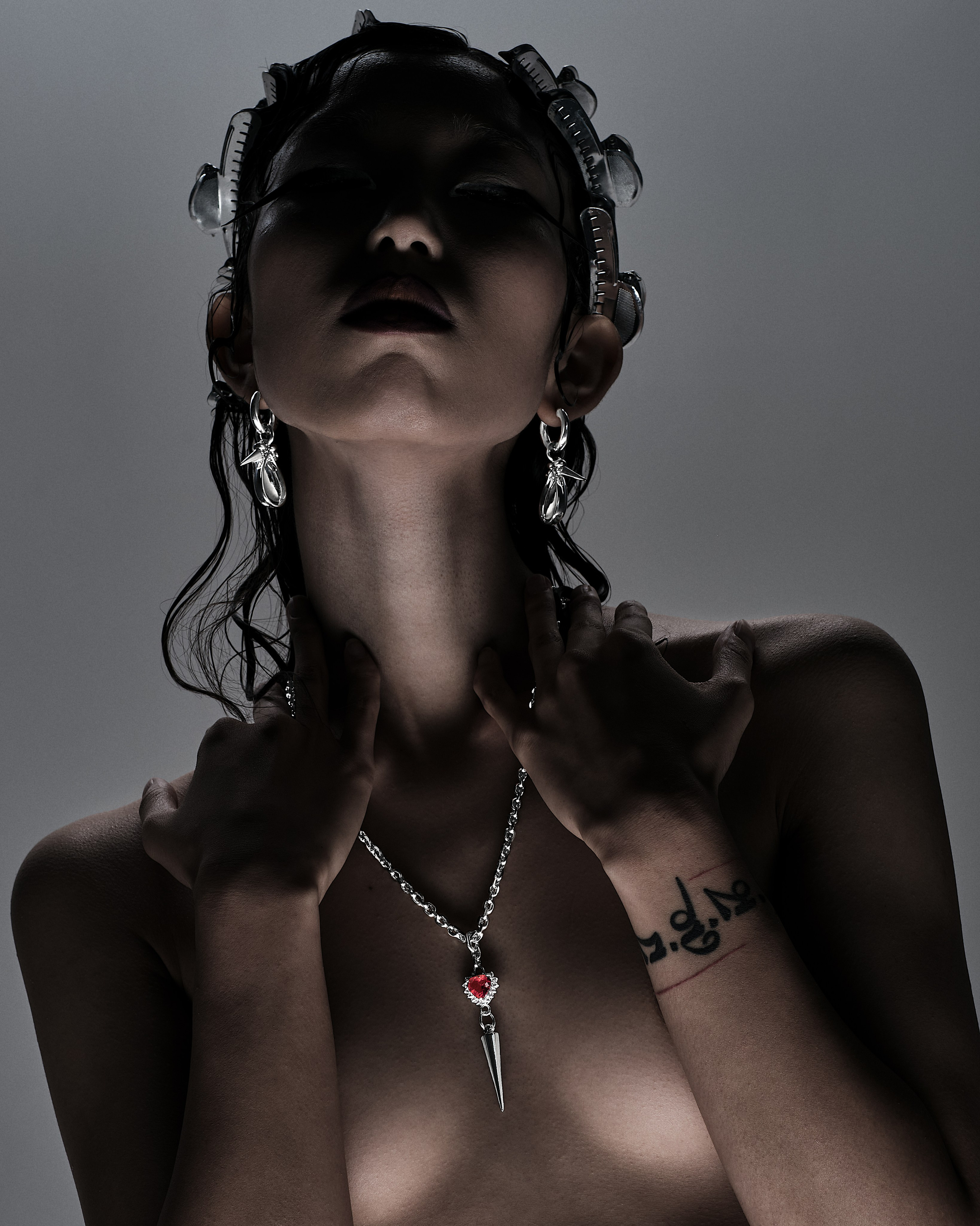 RUSHEV. Студийный фотограф в Москве Илья Сухов