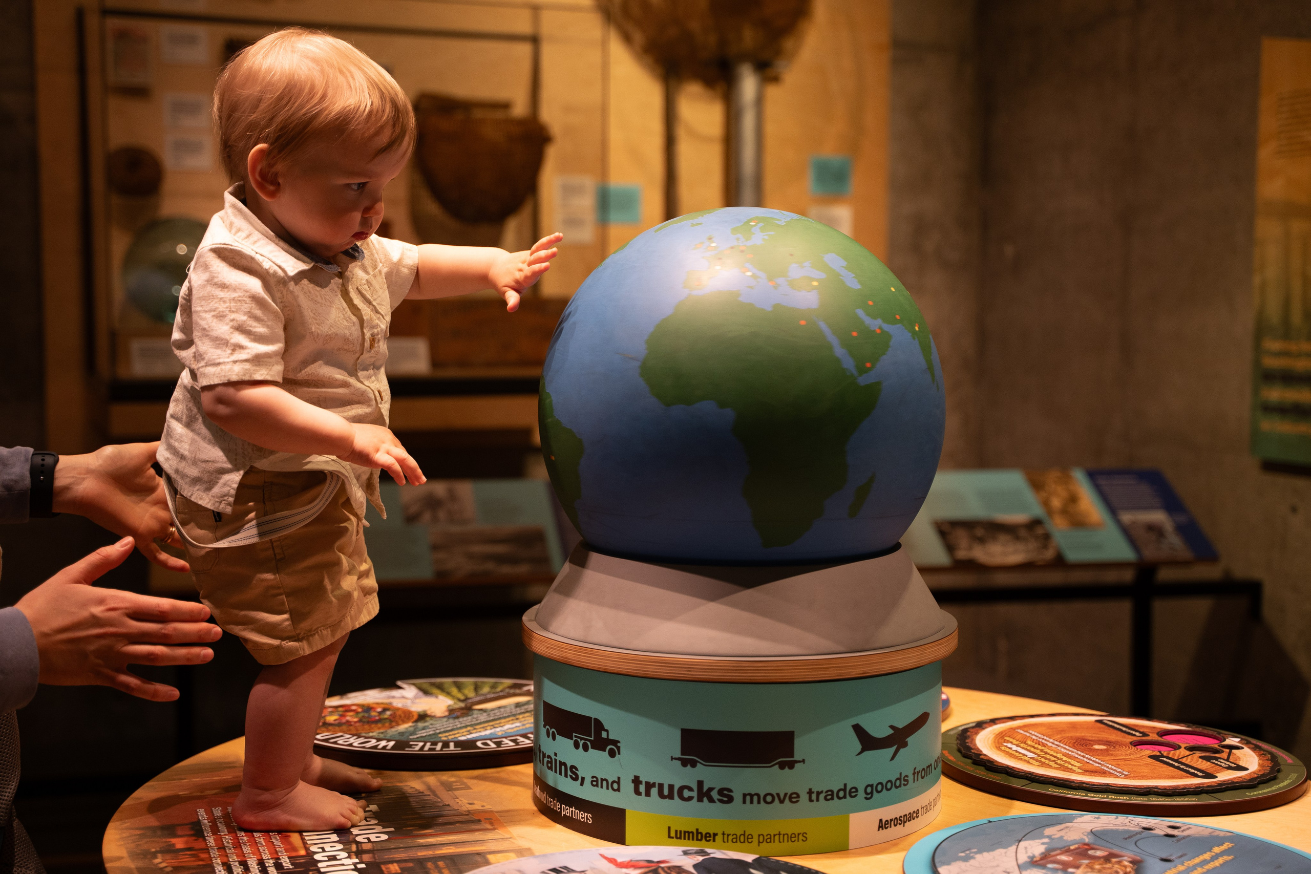 Took root. Wedding & engagement photographer in Seattle, WA. Tania Maureira