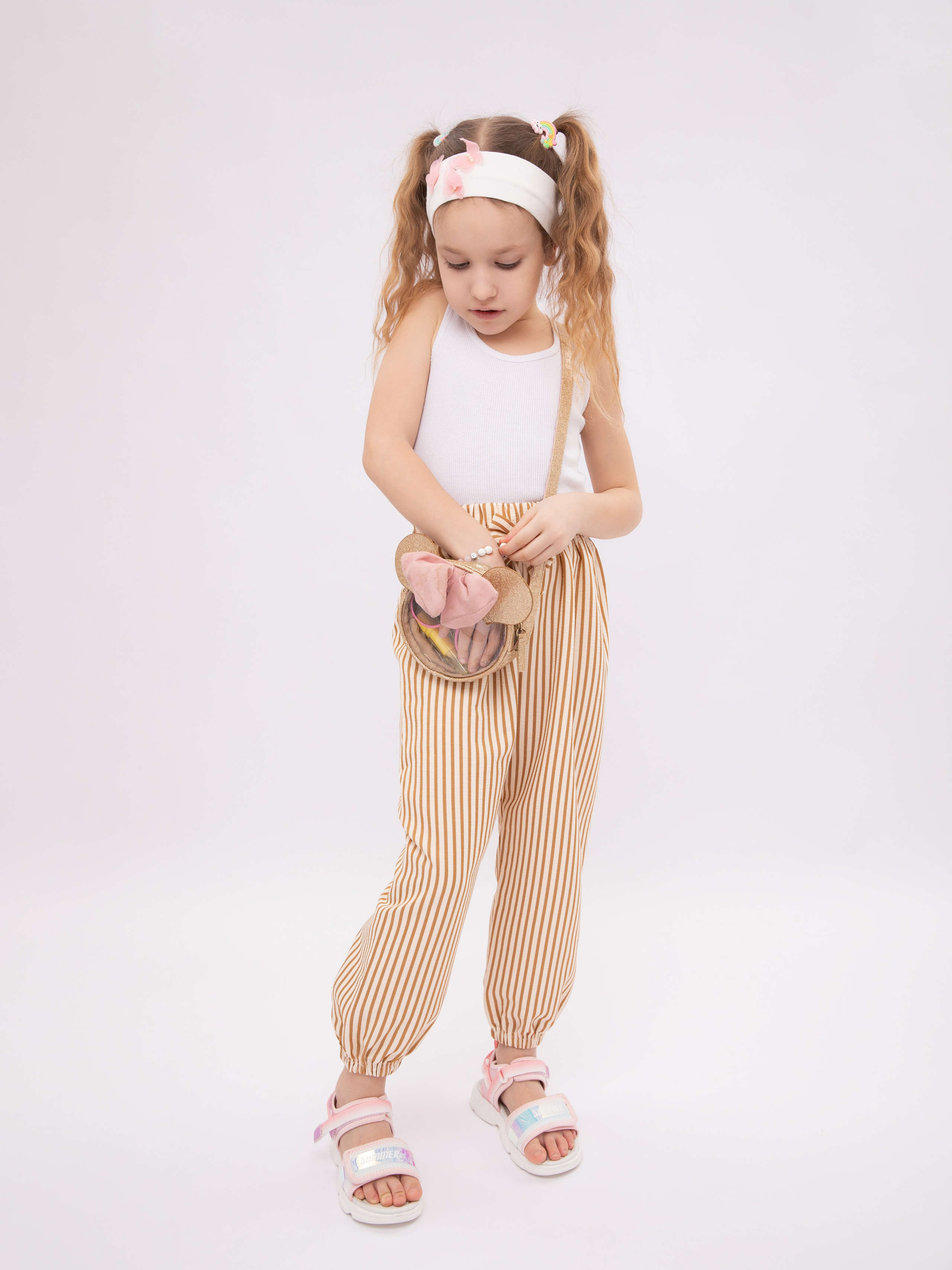 Детские летние брюки. Фотостудия предметной и модельной съёмки для маркетплейсов