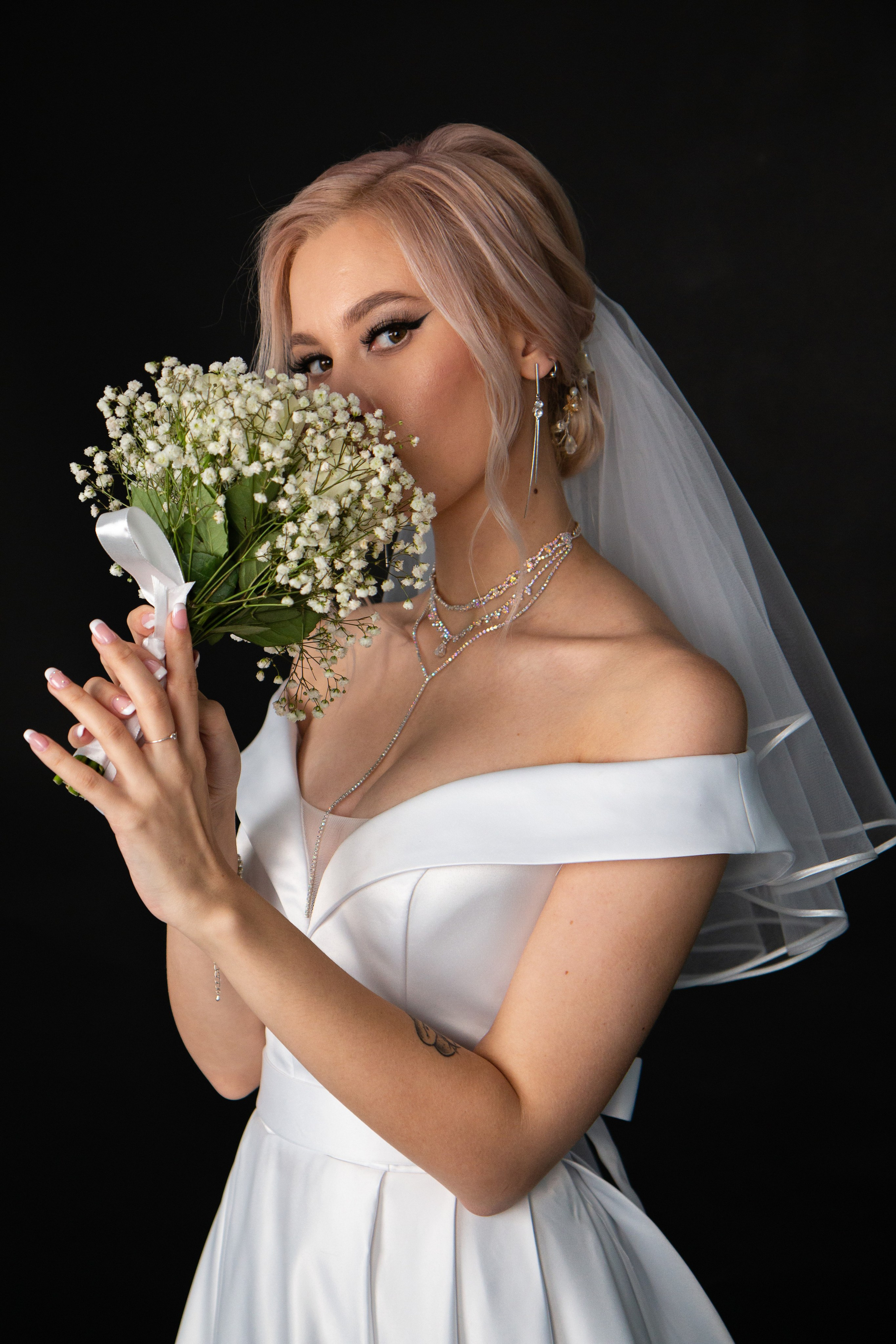 Свадебная фотосессия в Шелехове. Фотограф в Шелехове, лучшие выпускные альбомы в Шелехове