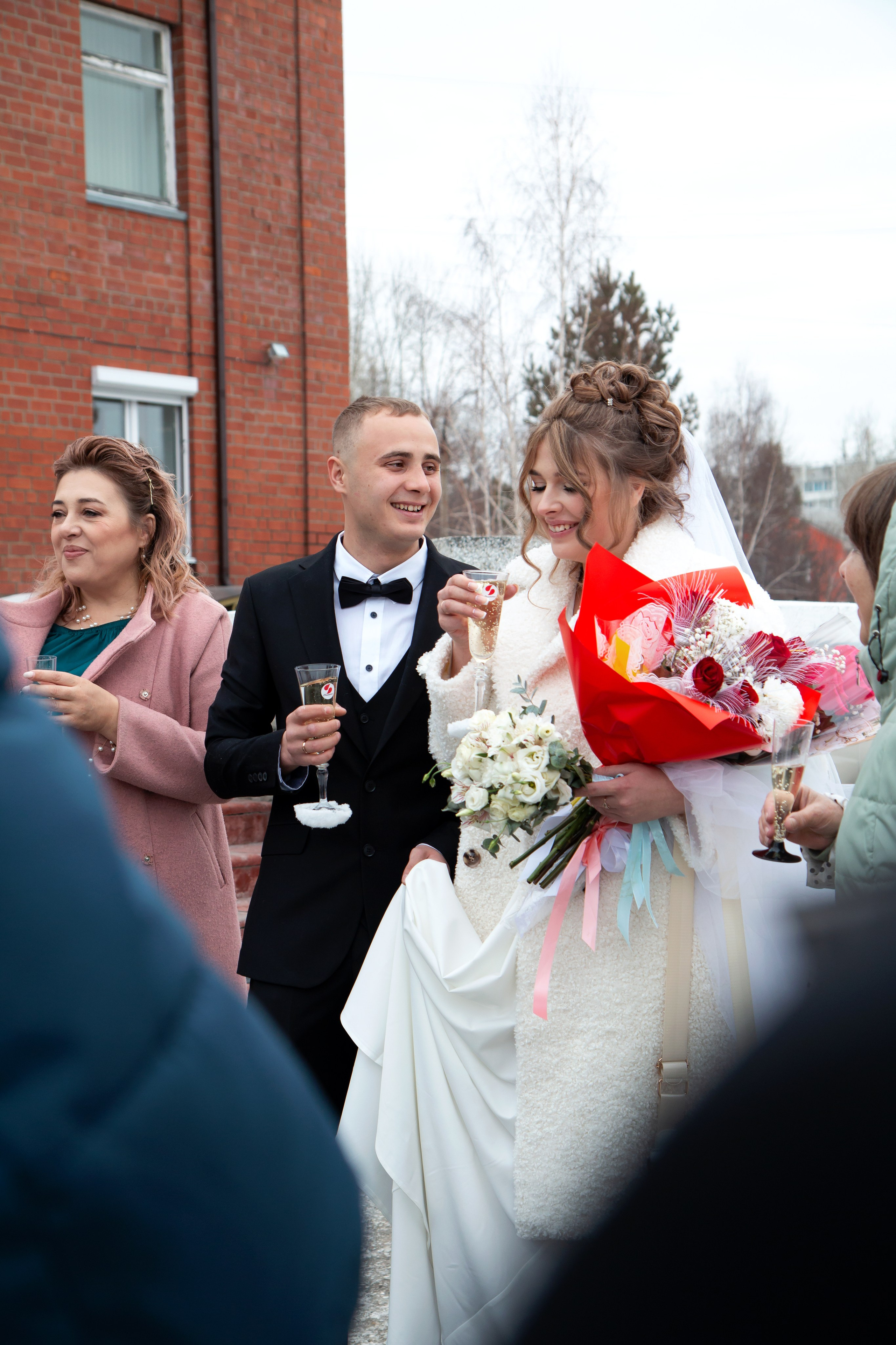 Свадебная фотосессия. Шелехов. Фотограф в Шелехове, лучшие выпускные альбомы в Шелехове