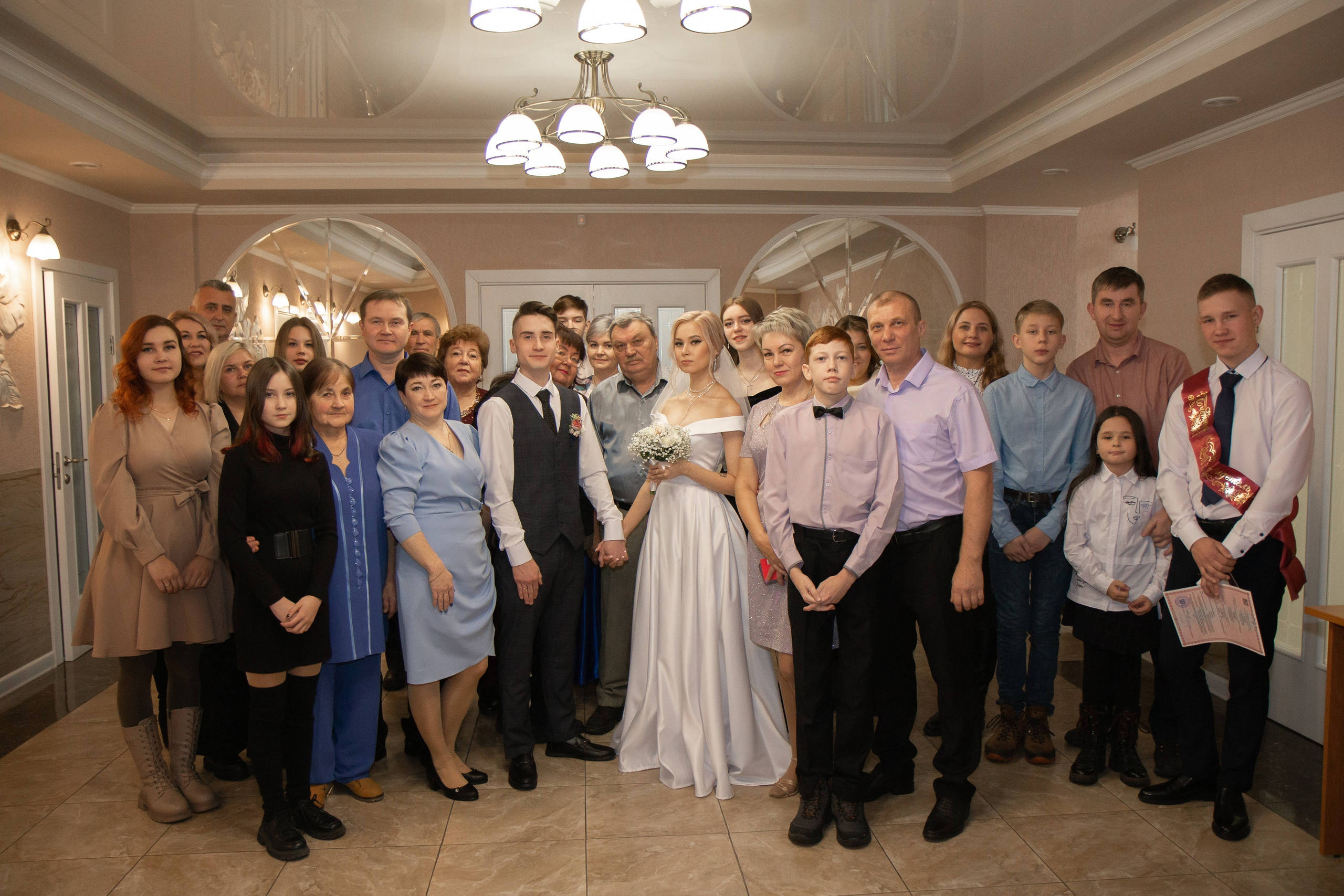 Свадебная фотосессия в Шелехове. Фотограф в Шелехове, лучшие выпускные альбомы в Шелехове