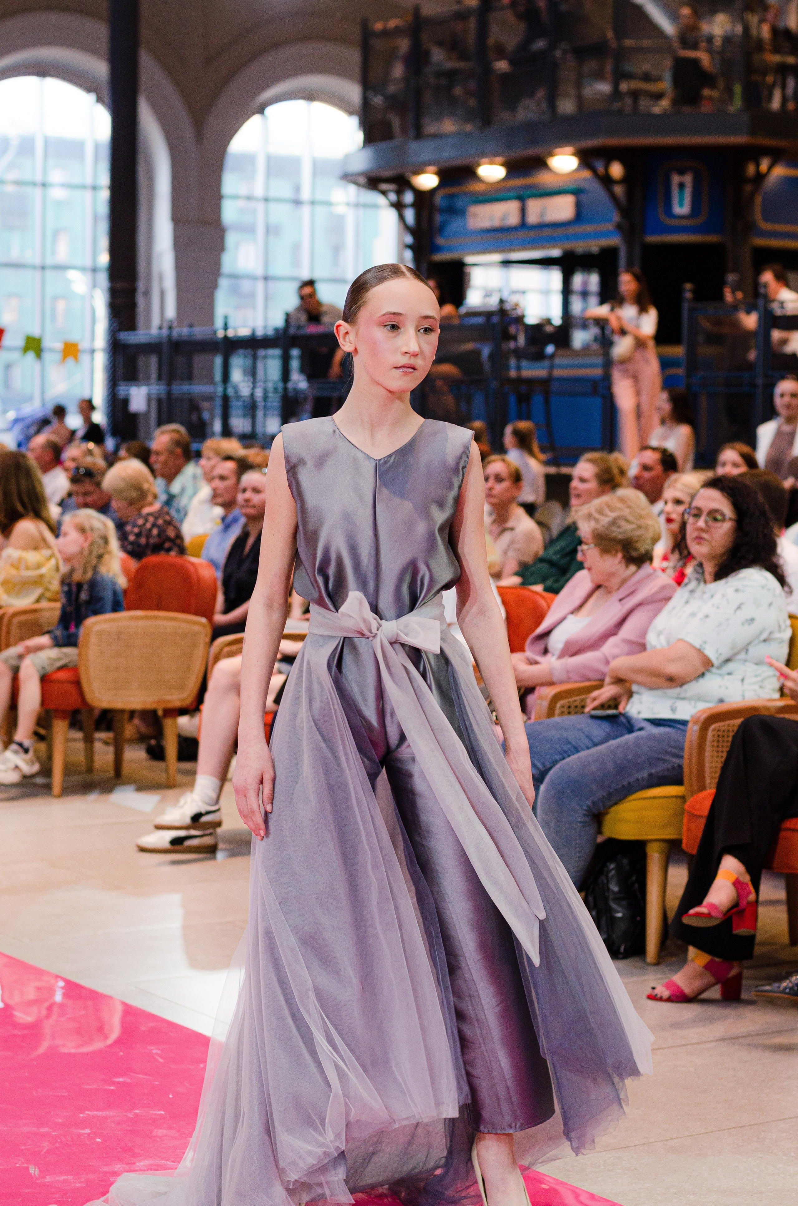 Показы мод. Портретный и репортажный фотограф в Санкт-Петербурге Варвара Жукова