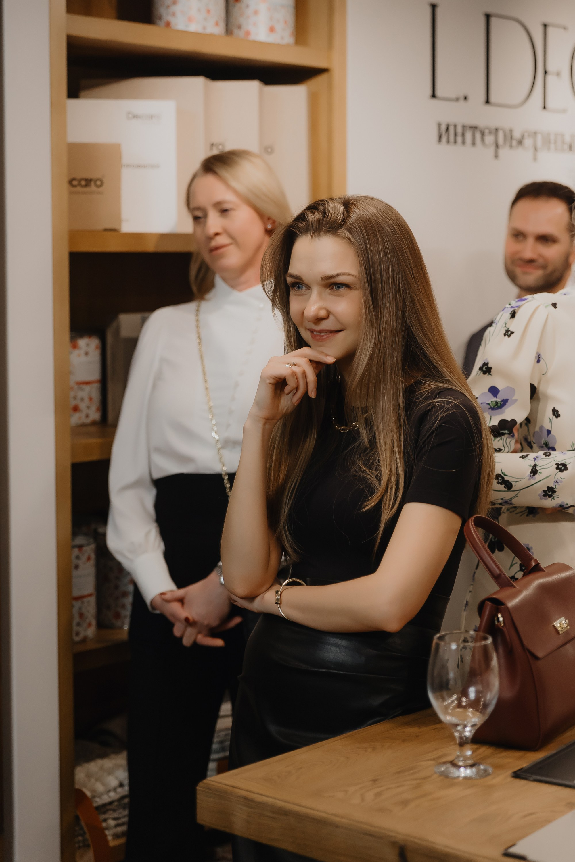 Открытие нового пространства интерьерного салона L. DECO в феврале 2025. L. Deco интерьерный салон. Краски/обои/лепной декор