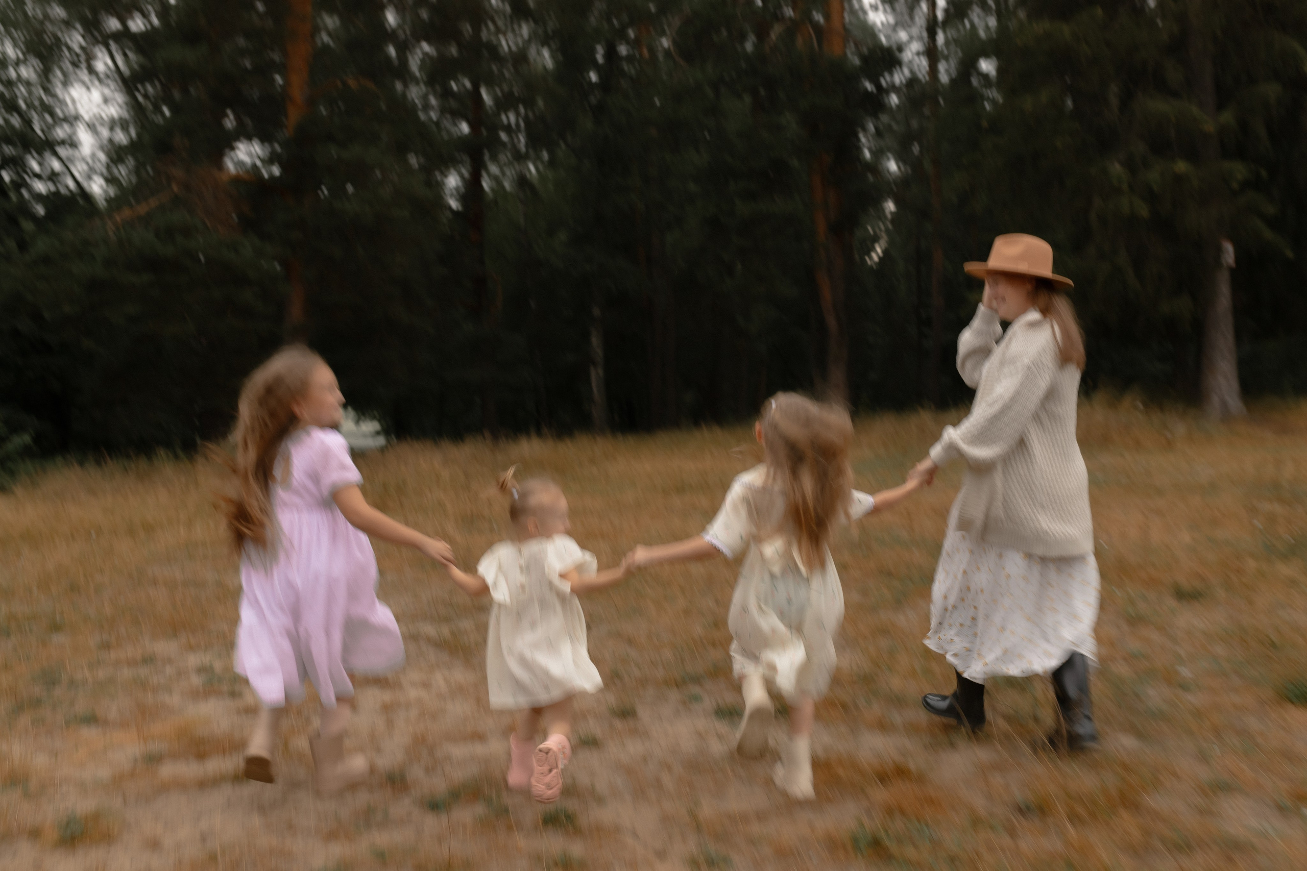 Мама Алина, Маша, Дина и Анечка. Фотограф Татьяна Семенова