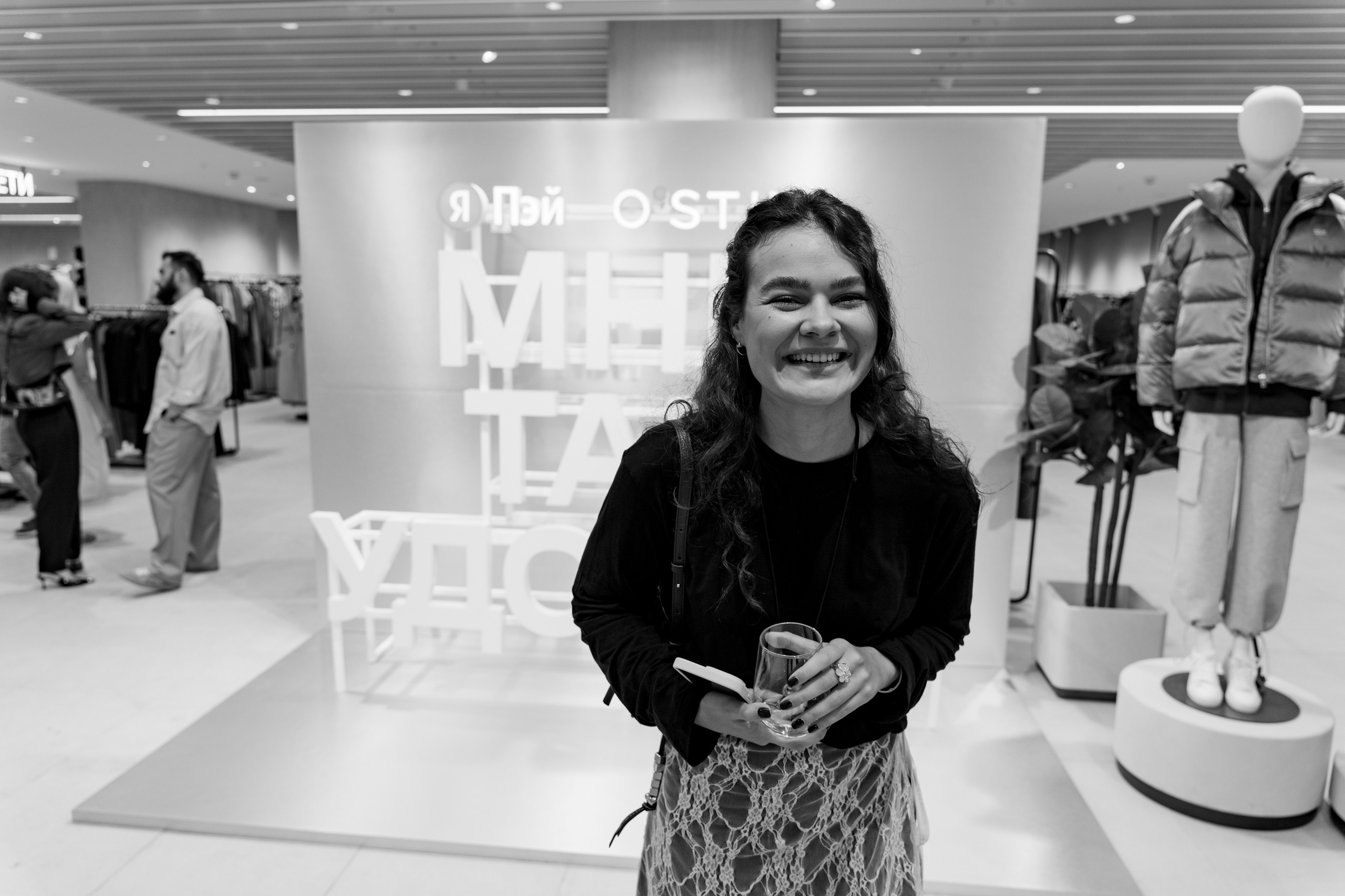 Yandex Pay & OSTIN. Фотограф в Москве и России