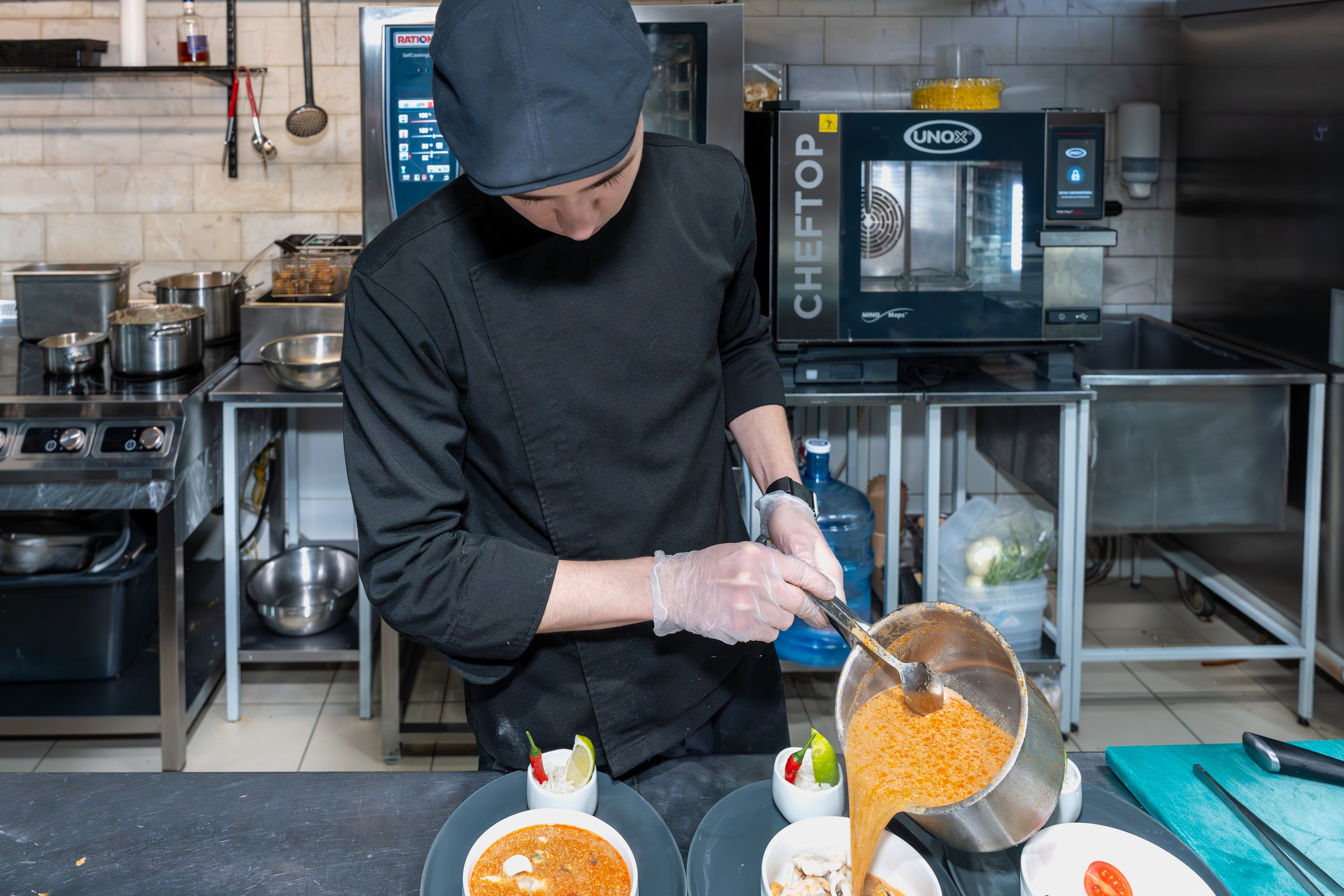 Кухня ресторана Cheeseria. Фотограф в Казани