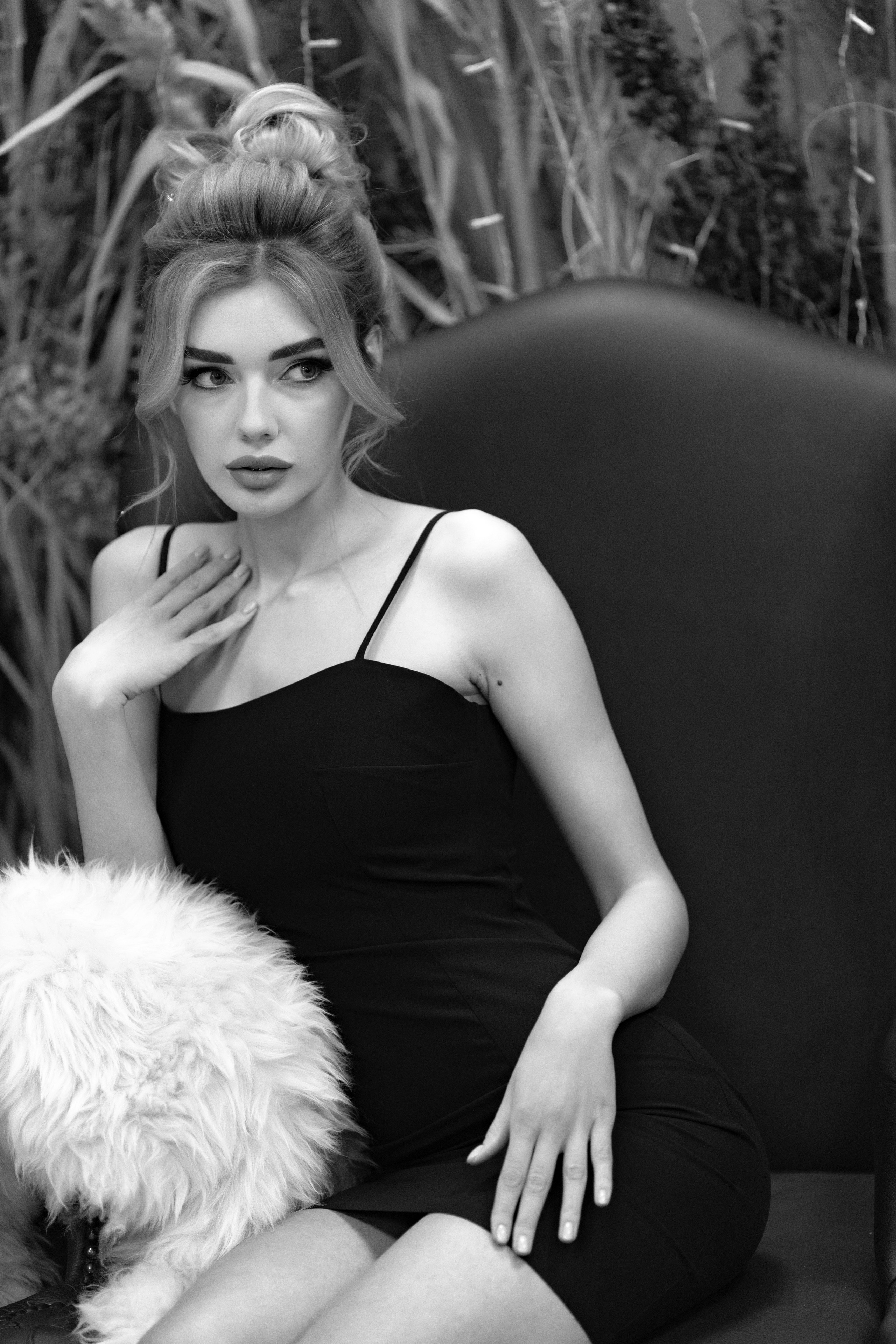 Черное и белое. Профессиональный фотограф и видеооператор