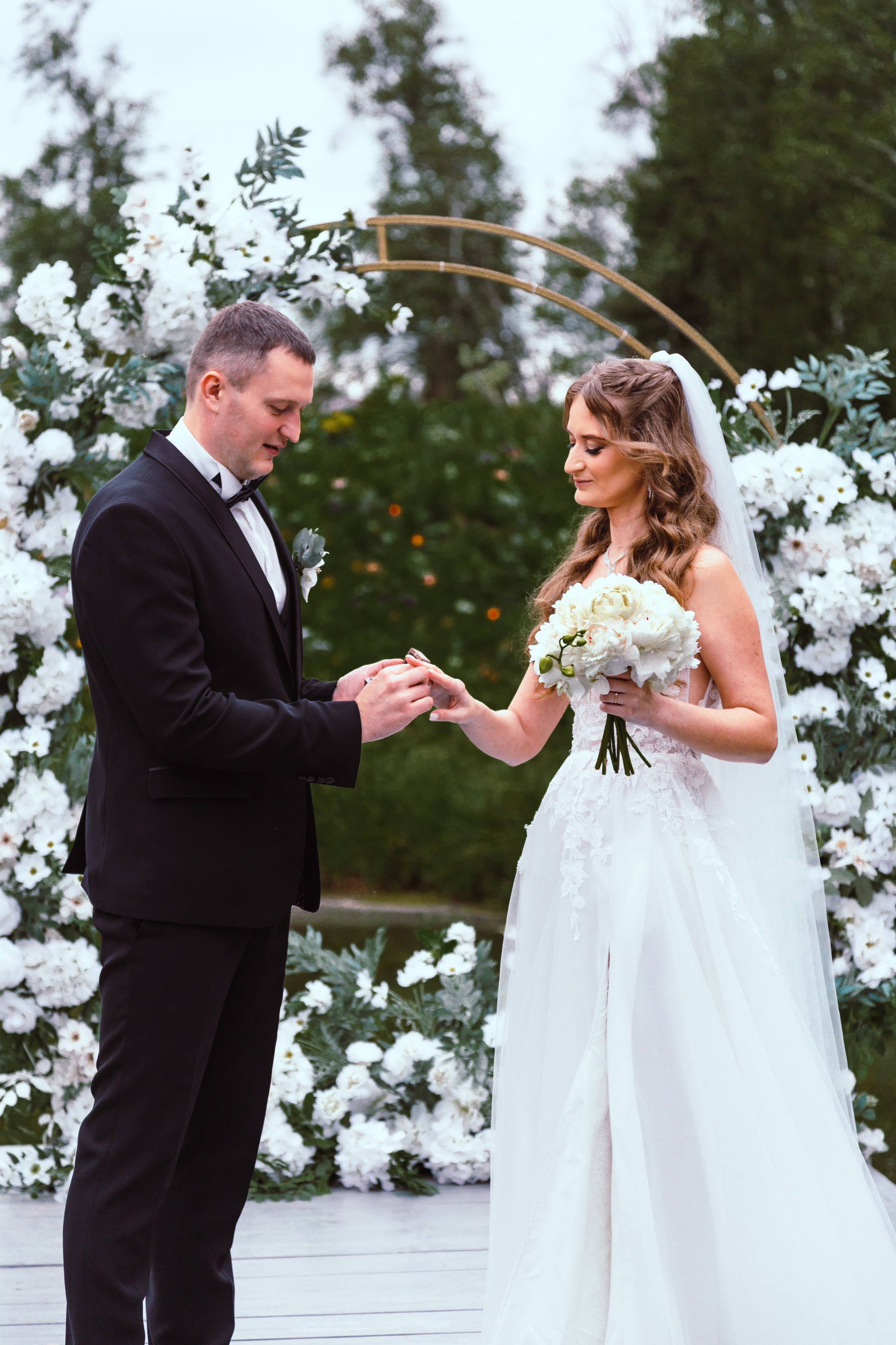 Weddings. Mixturecaptures