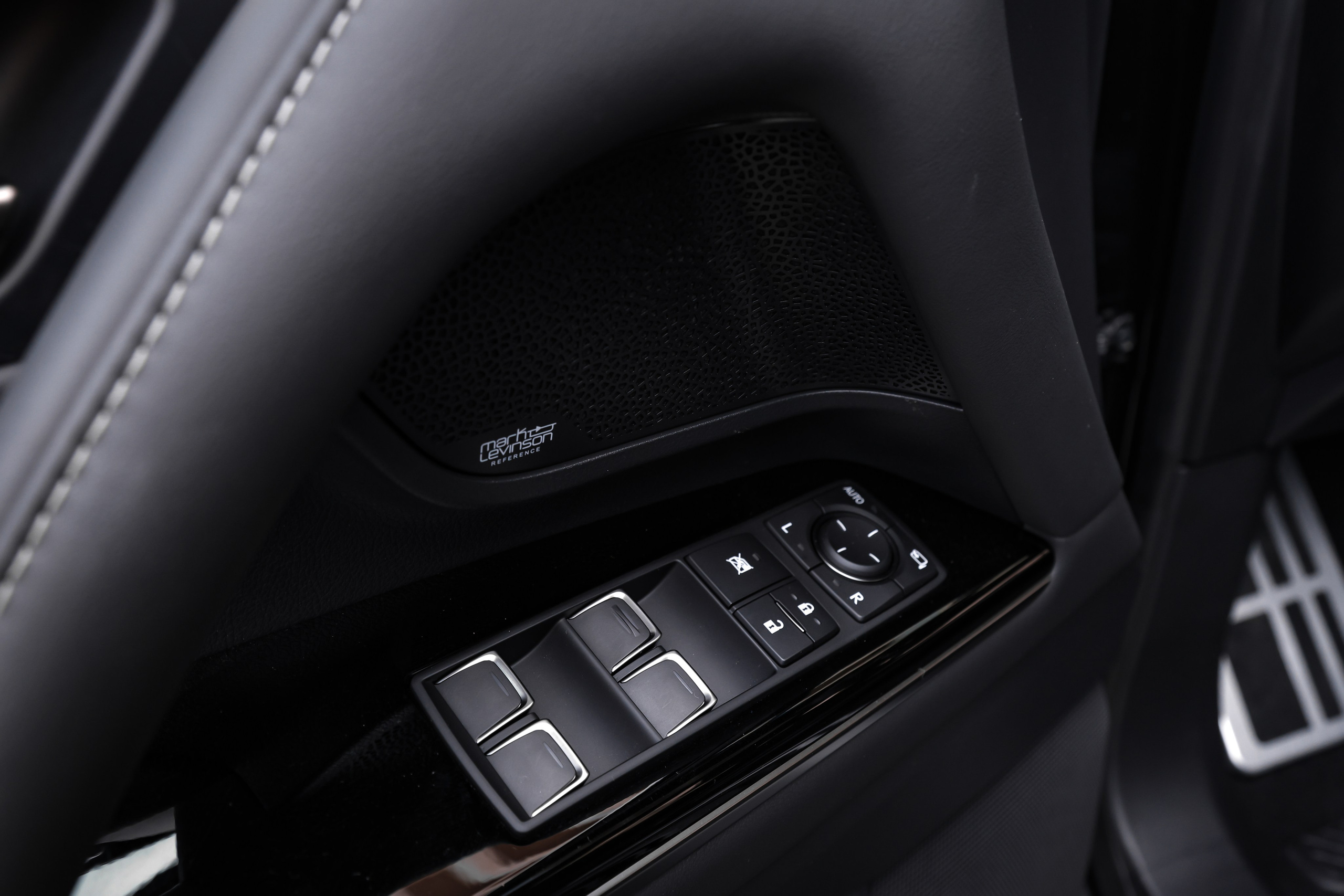 2024 LEXUS LX 500d. Mixturecaptures