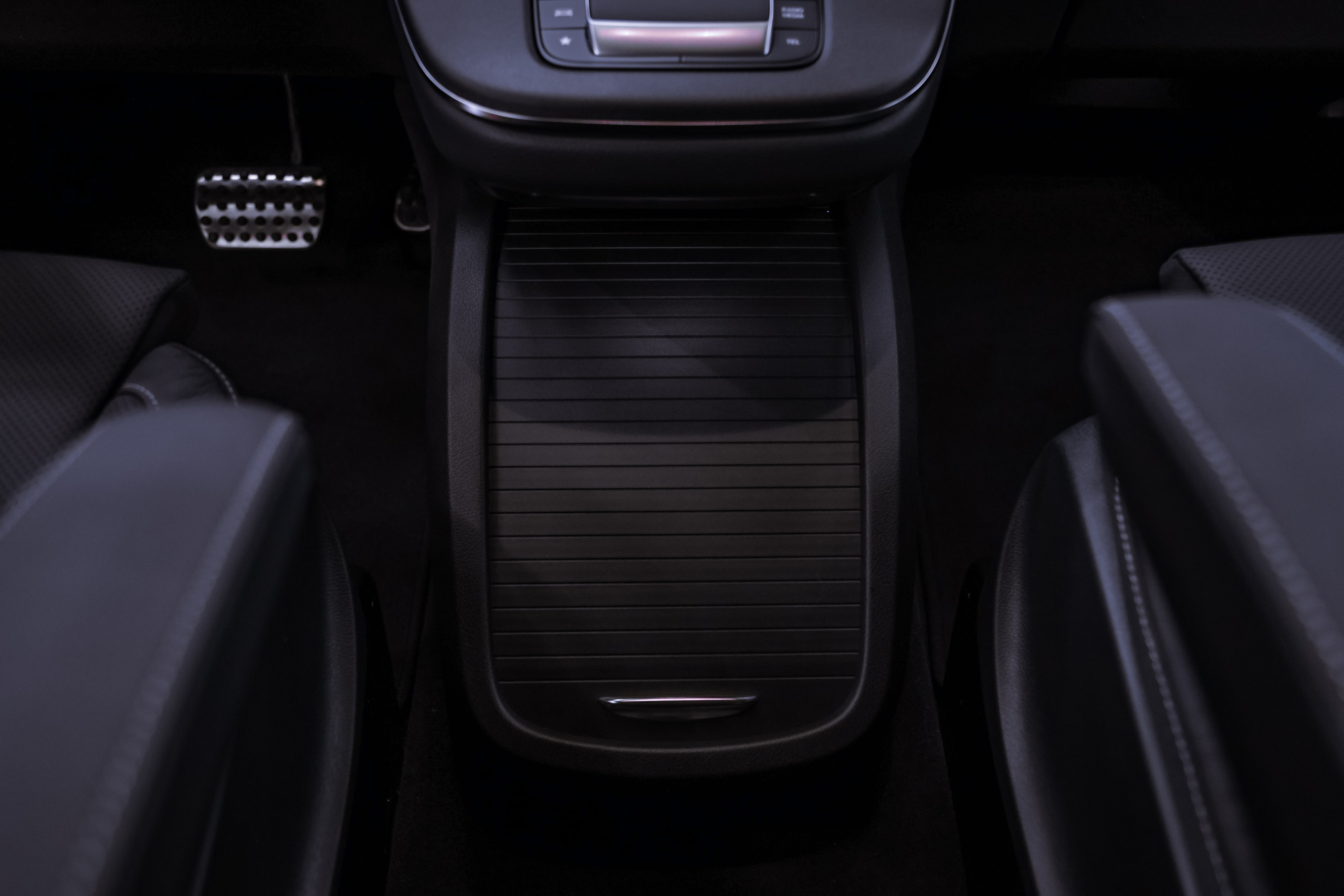 2024 MERCEDES BENZ V 300 d 4MATIC. Mixturecaptures