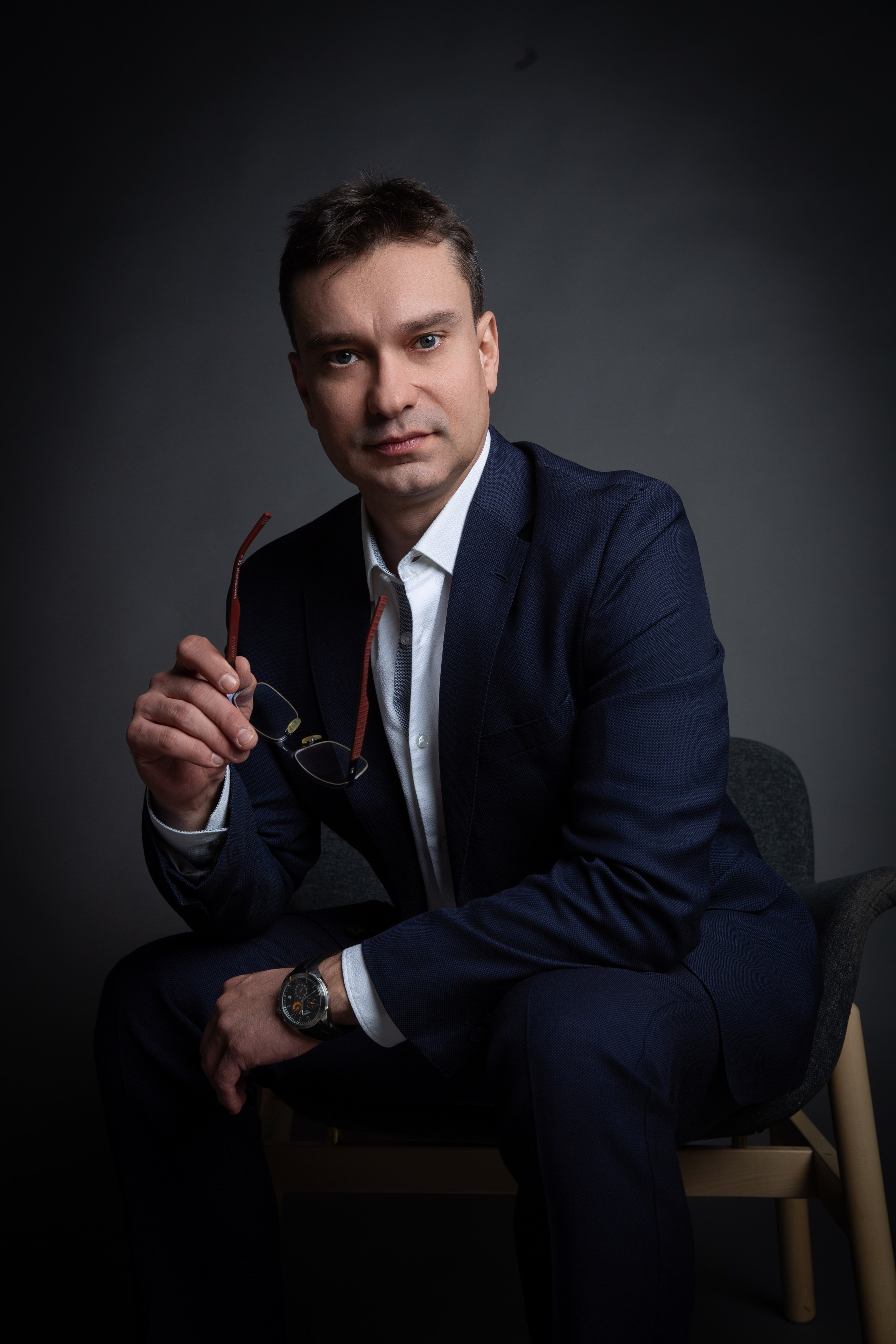 Мужской портрет. Контент фотограф для экспертов в соцсетях Алена Собора Москва