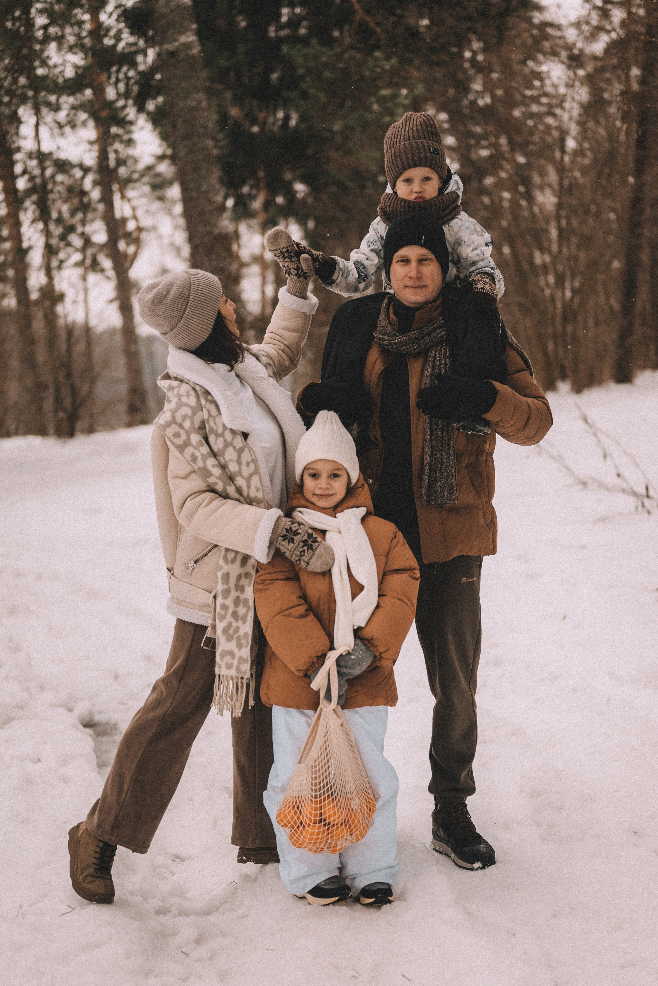 Сергей и Наталья с Ксюшей и Максимом. Фотограф Кристина Пархоменко