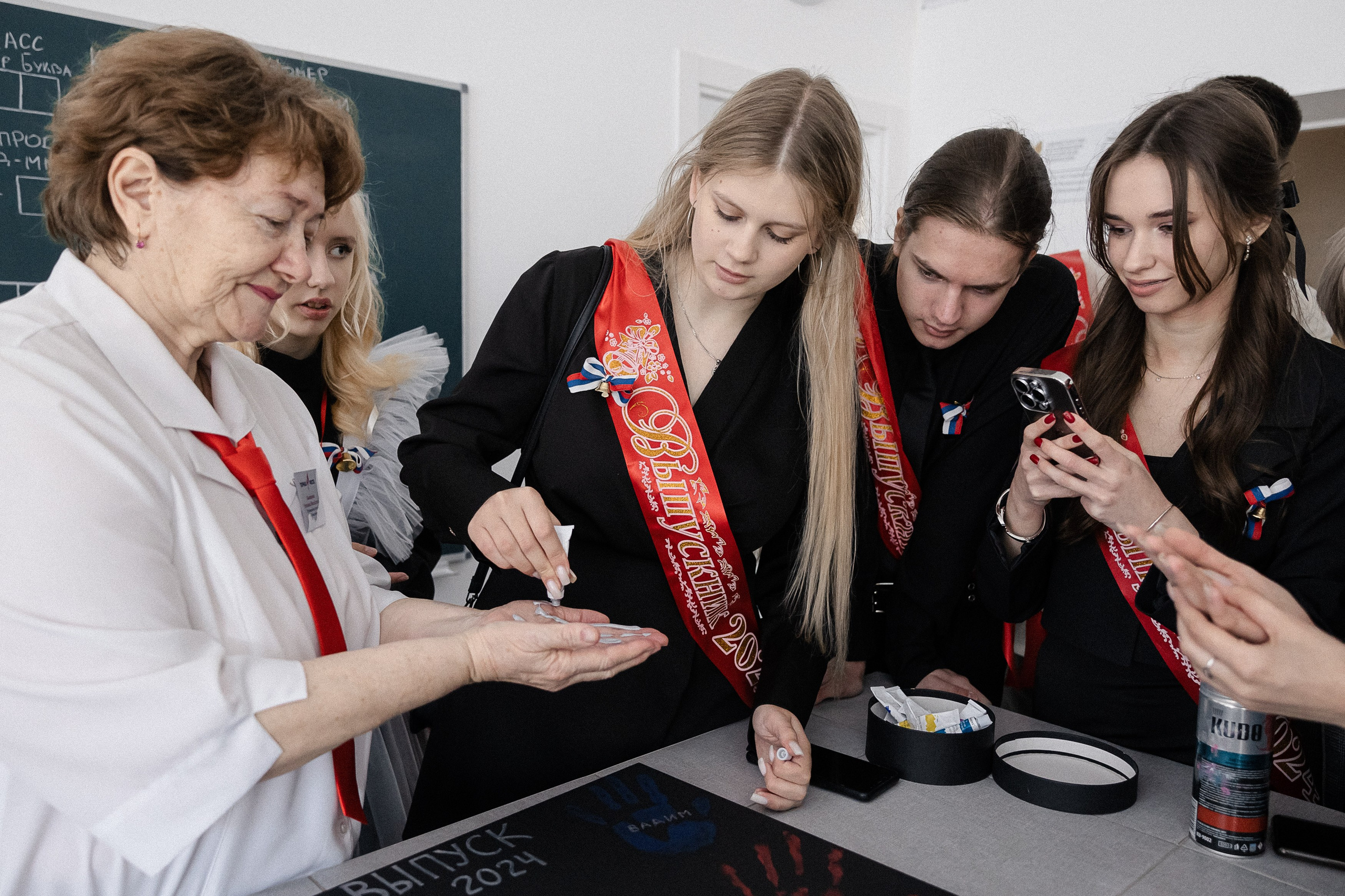 Последний звонок — линейка. Свадебный фотограф Роман Еремеев