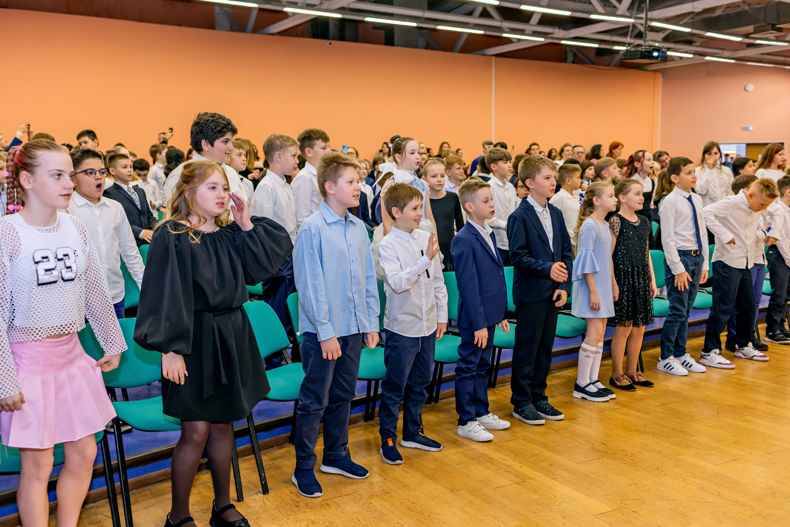 Выпускной праздник в начальной школе. Фотограф и видеограф Москва. Свадебный фотограф, видеограф. Выпускные альбомы. Оживающие альбомы