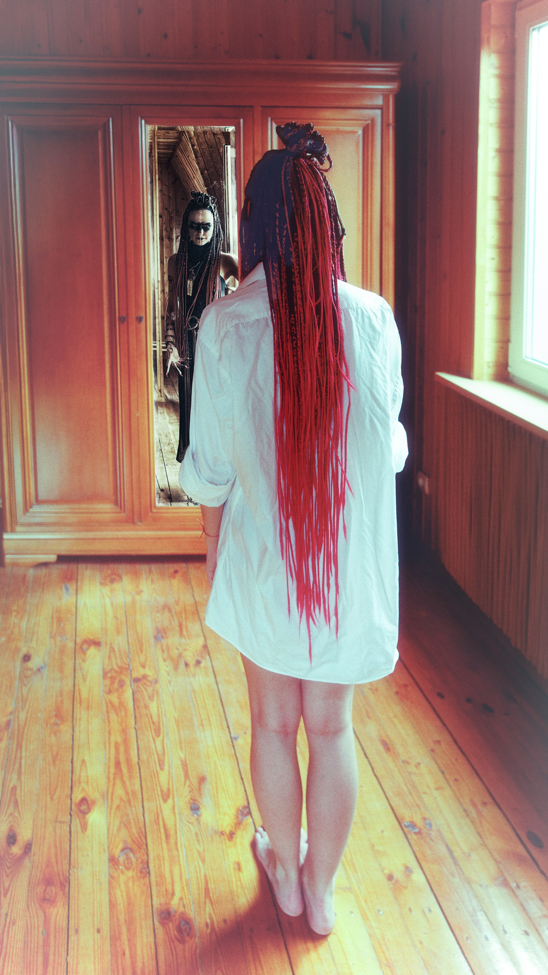 Ведьмина роща — это ТФП фотопроект с непрофессиональной, но очень красивой моделью, Мариной. Фотограф портретист в Троицке и Москве Иван Парусиди