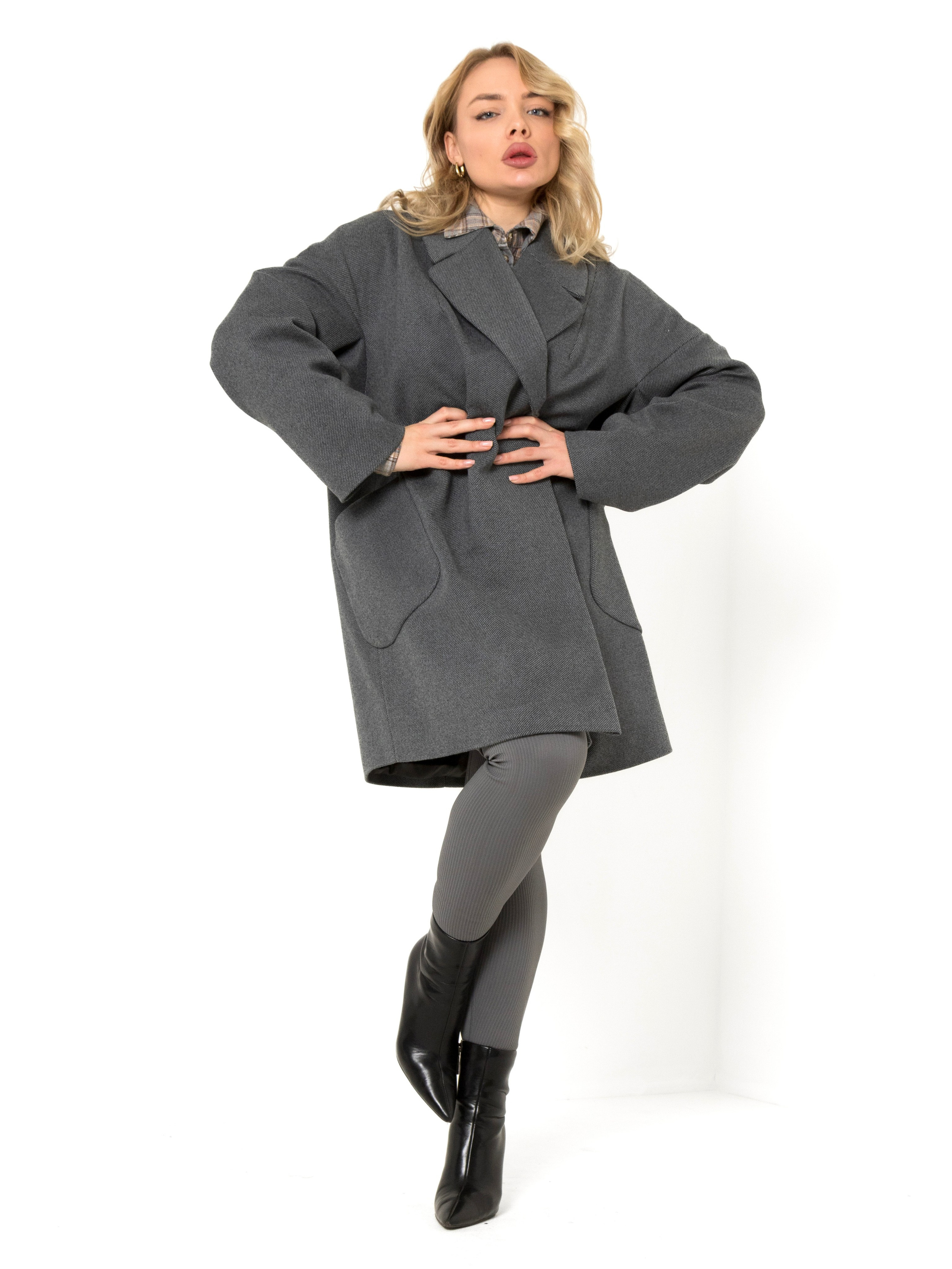 Пальто Х-сайз размер. Фотостудия для Wildberries Ozon