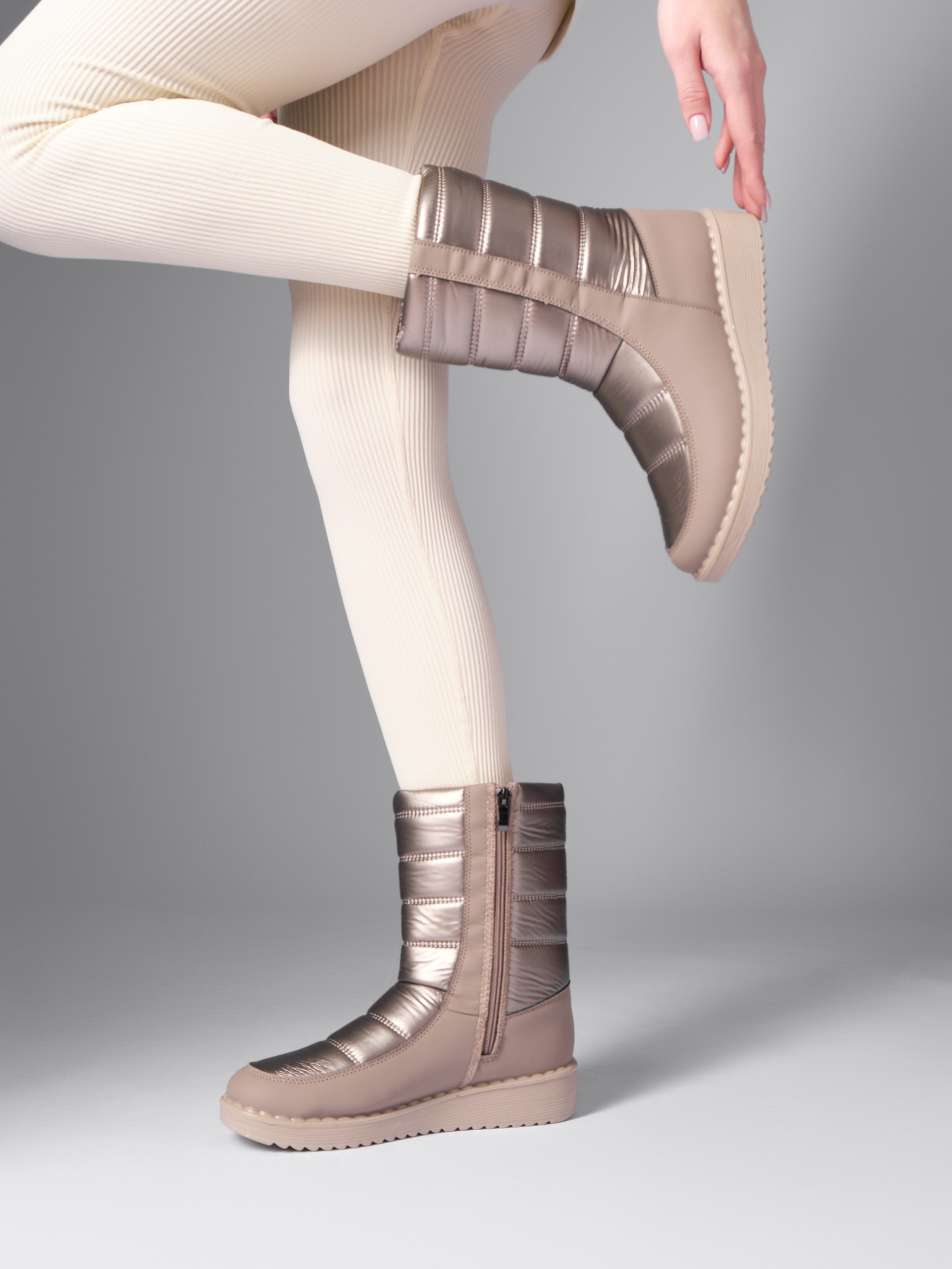 Зимние дутики. Фотостудия для Wildberries Ozon