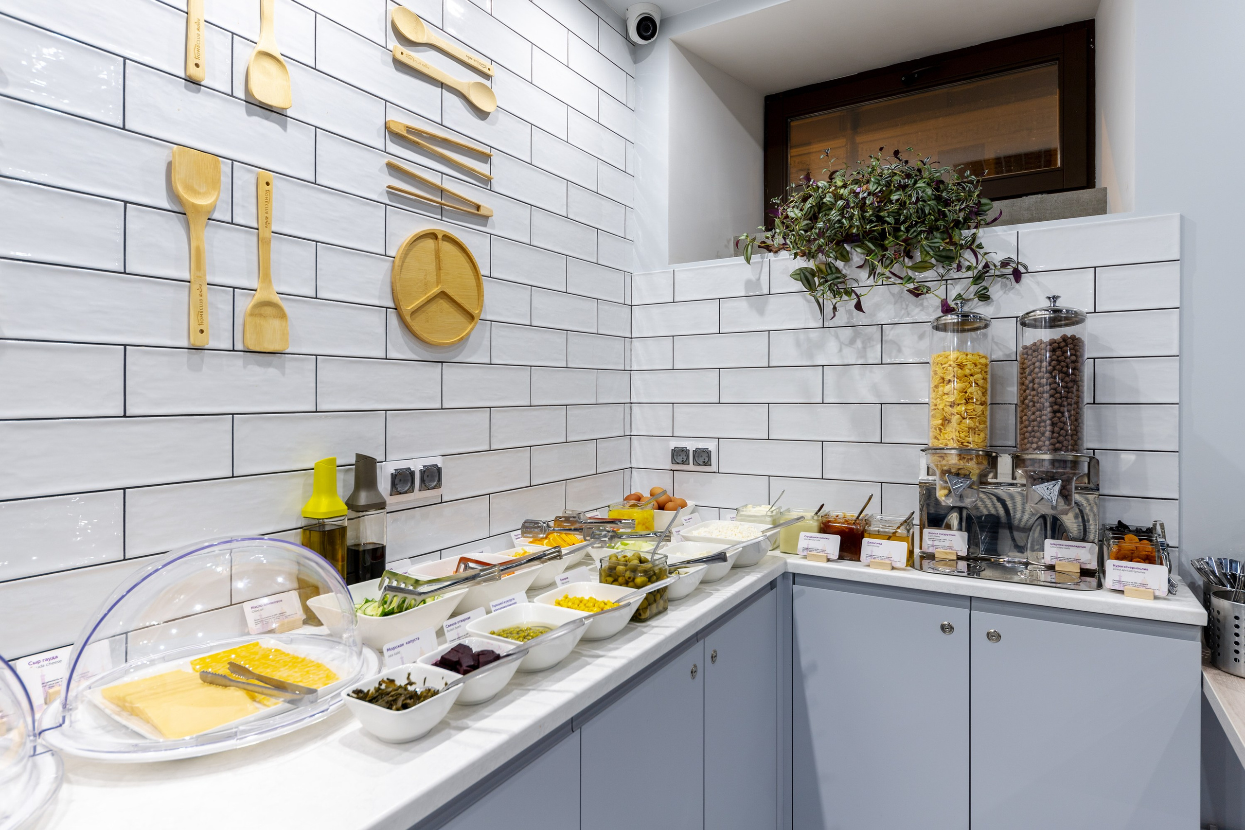 Зона питания в гостинице. Интерьерный декоратор Юлия Мечёва