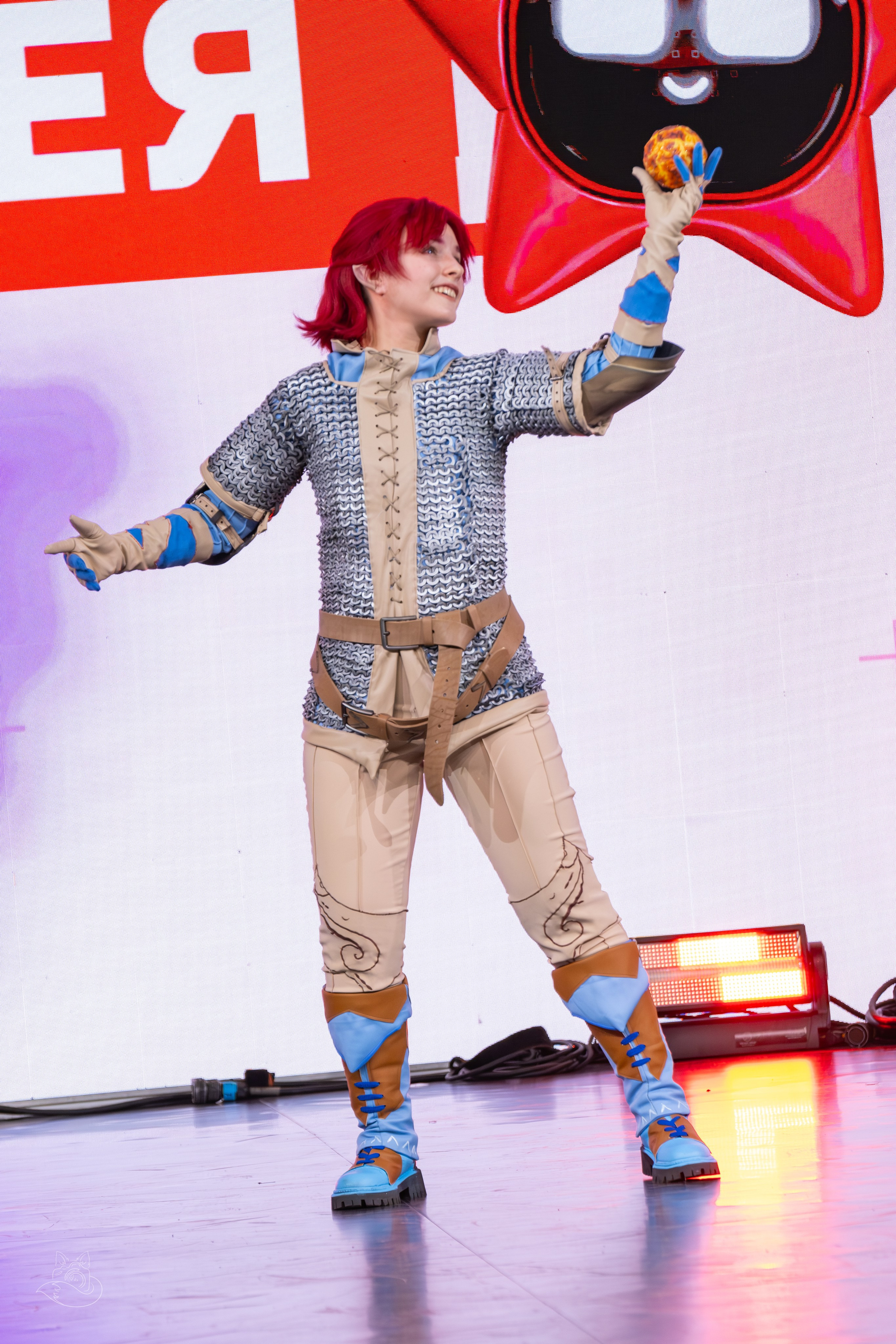 Сцена РЭД ЭКСПО 2024. Косплей фотограф