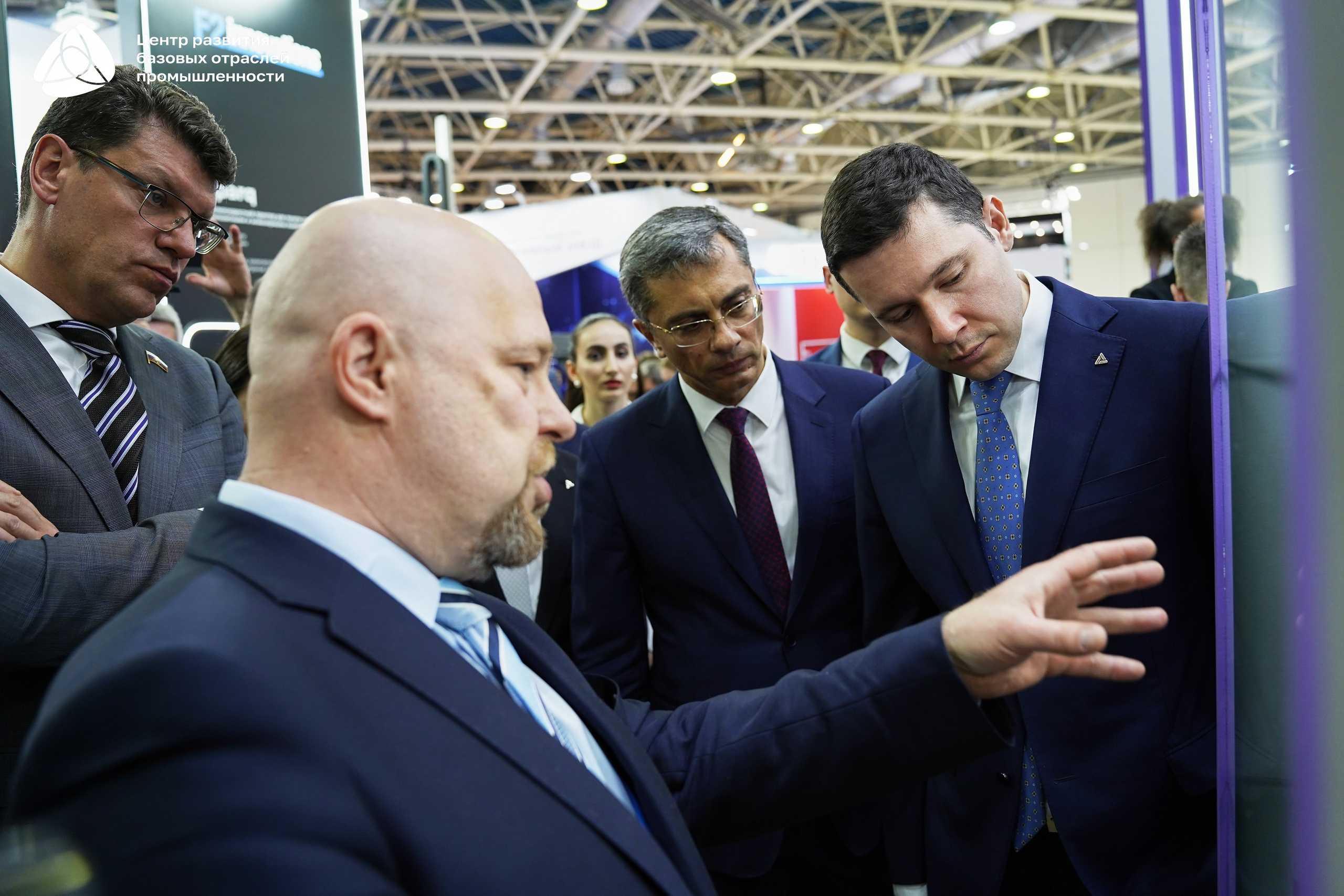 ЭКСПОЦЕНТР Алиханов. Фотограф