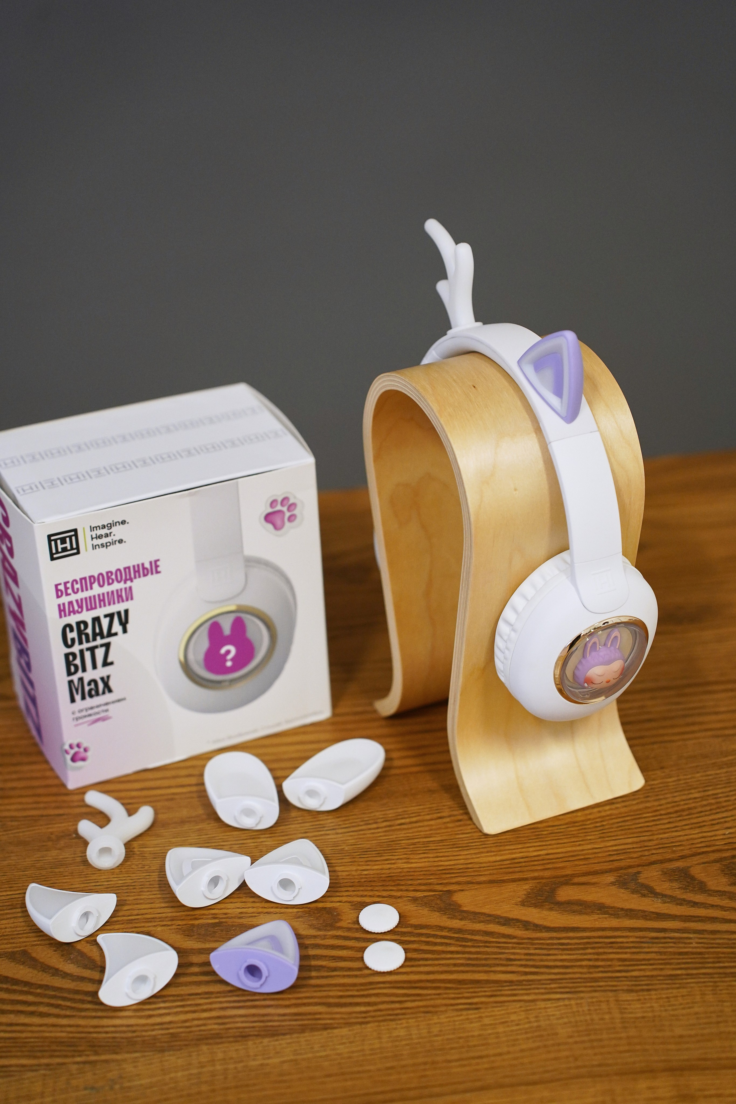 Наушники в интерьере. Фотограф