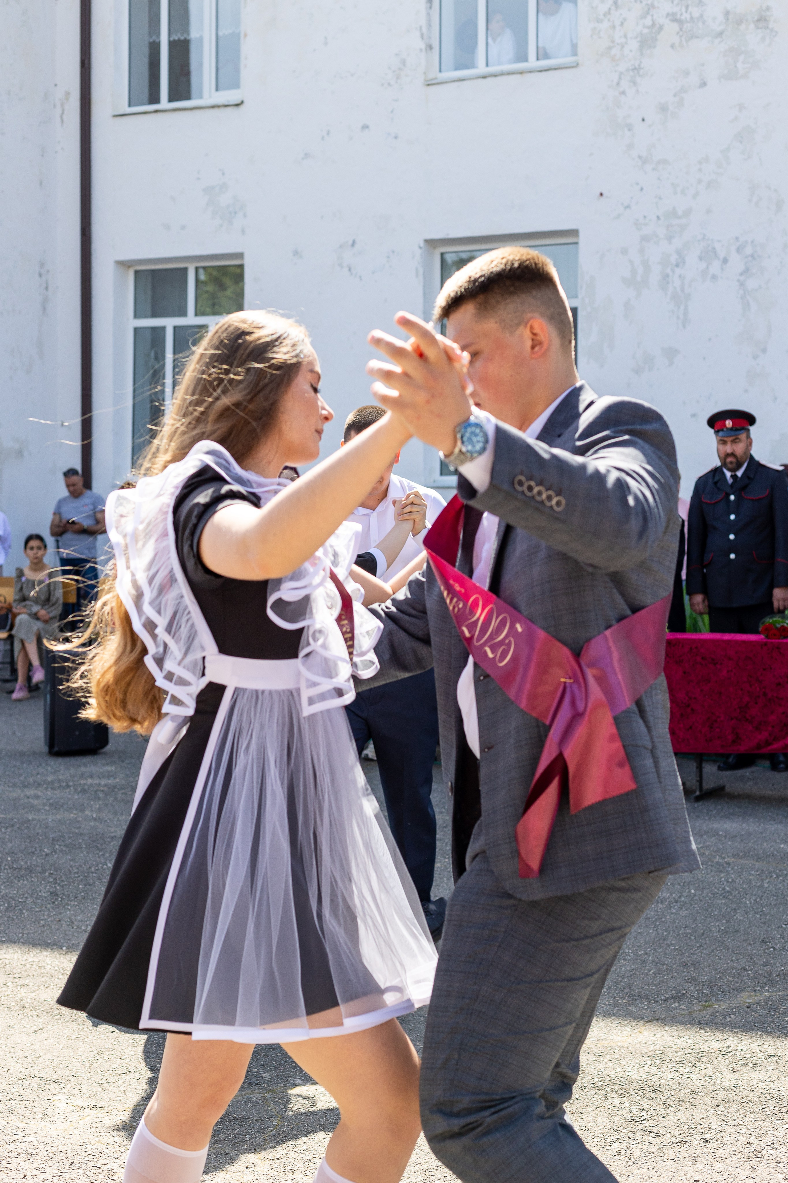 Последний звонок. Выпускные альбомы Майкоп, Краснодар Елена Золотарева