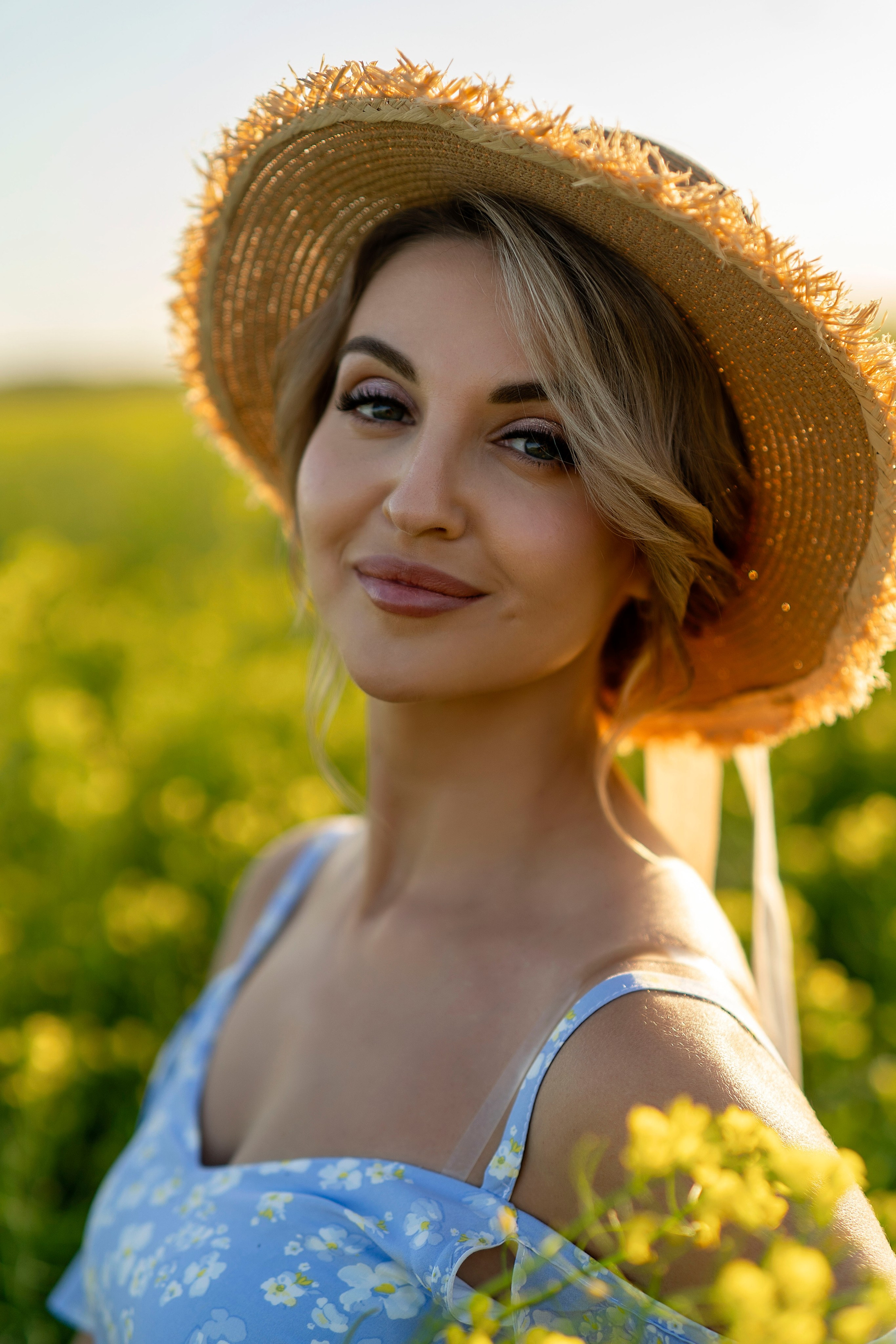 Александра. Главная