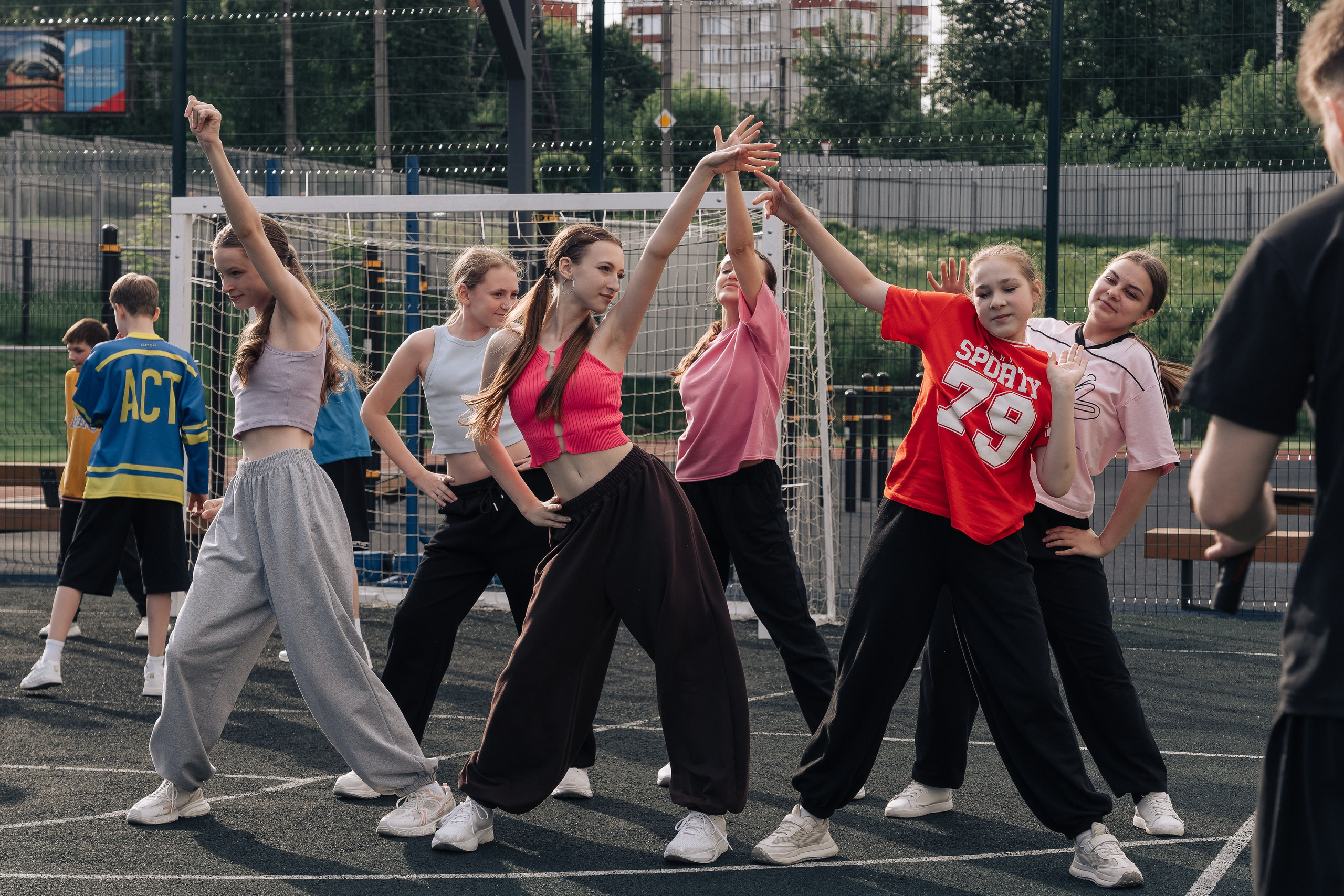 Бэкстейдж клипа Baby one more time. Паша Страхов — фотограф