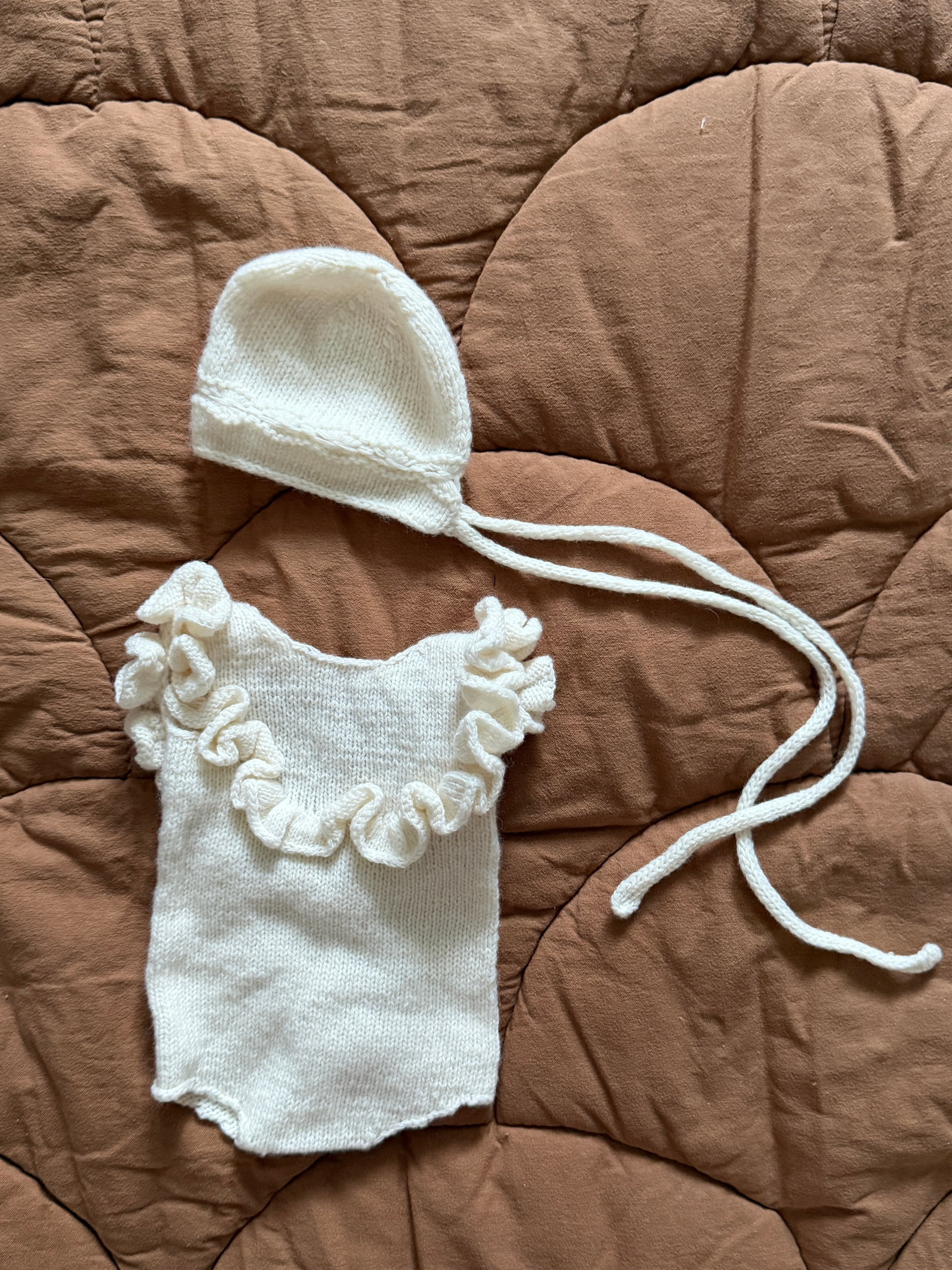 Костюмы для фотосессий Newborn. Фотограф новорождённых Newborn Москва