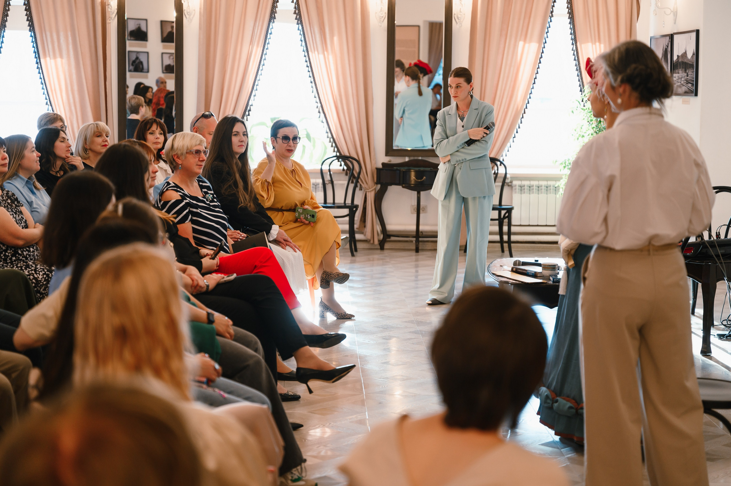 «Евгений Онегин»: лекция в особняке. Wedding and family photographer USA