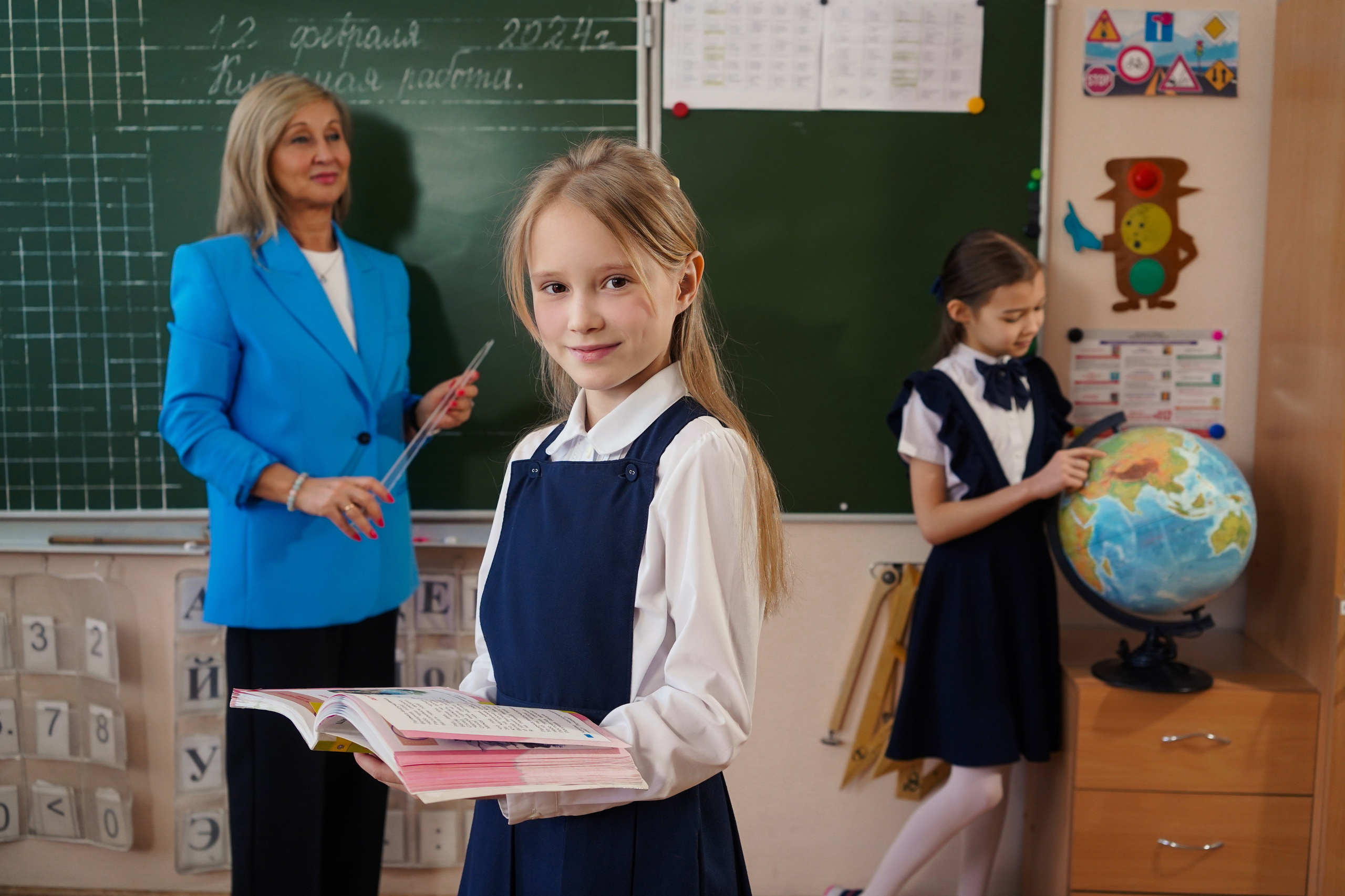 Выпускные альбомы, 4 класс Школа № 175 школьная фотосессия. Семейный и портретный фотограф в Екатеринбурге Анна Лобанова