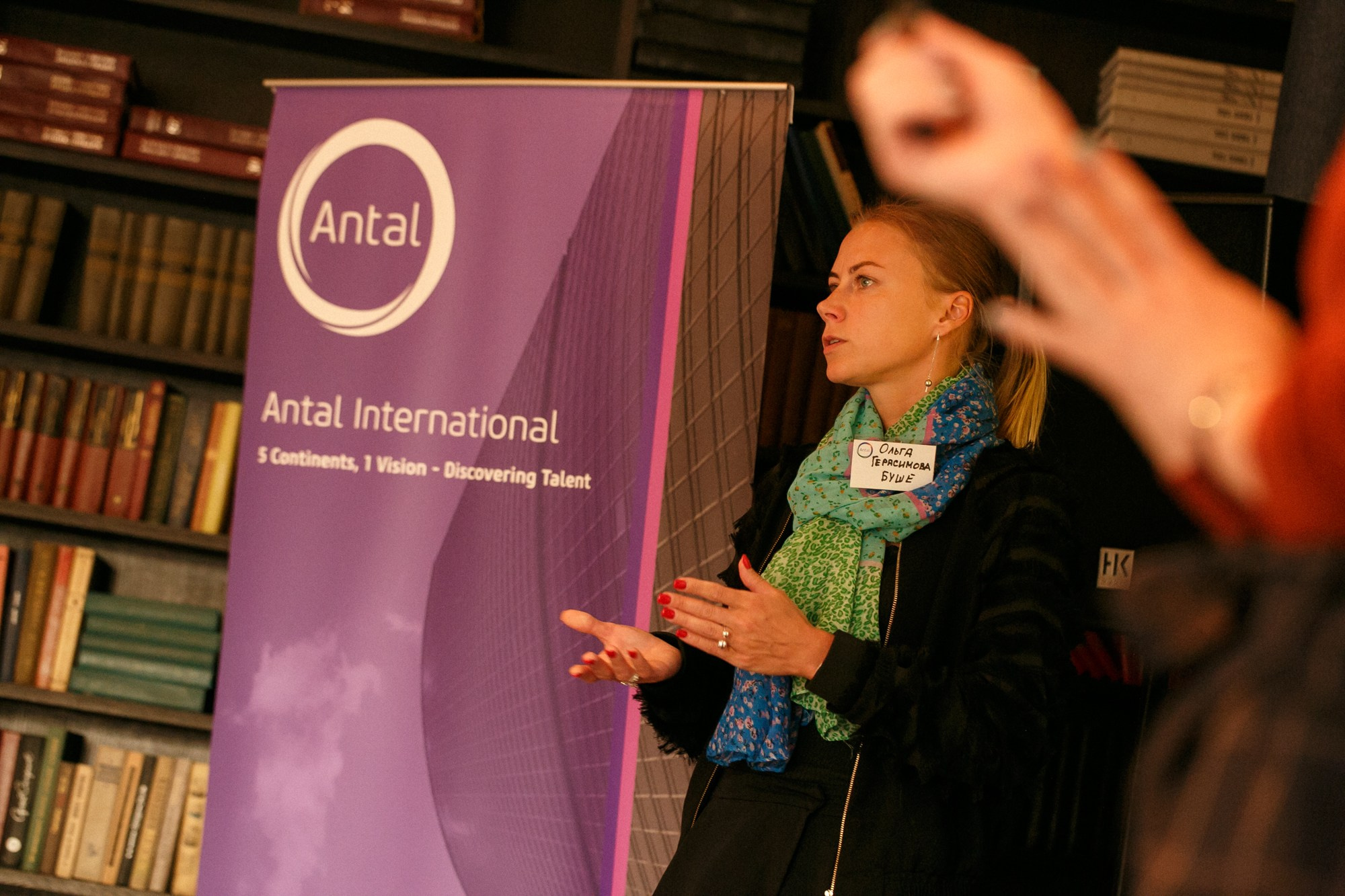 «КНИГИ И КОФЕ». Рабочая сторона — бизнес портрет и репортаж в Санкт-Петербурге