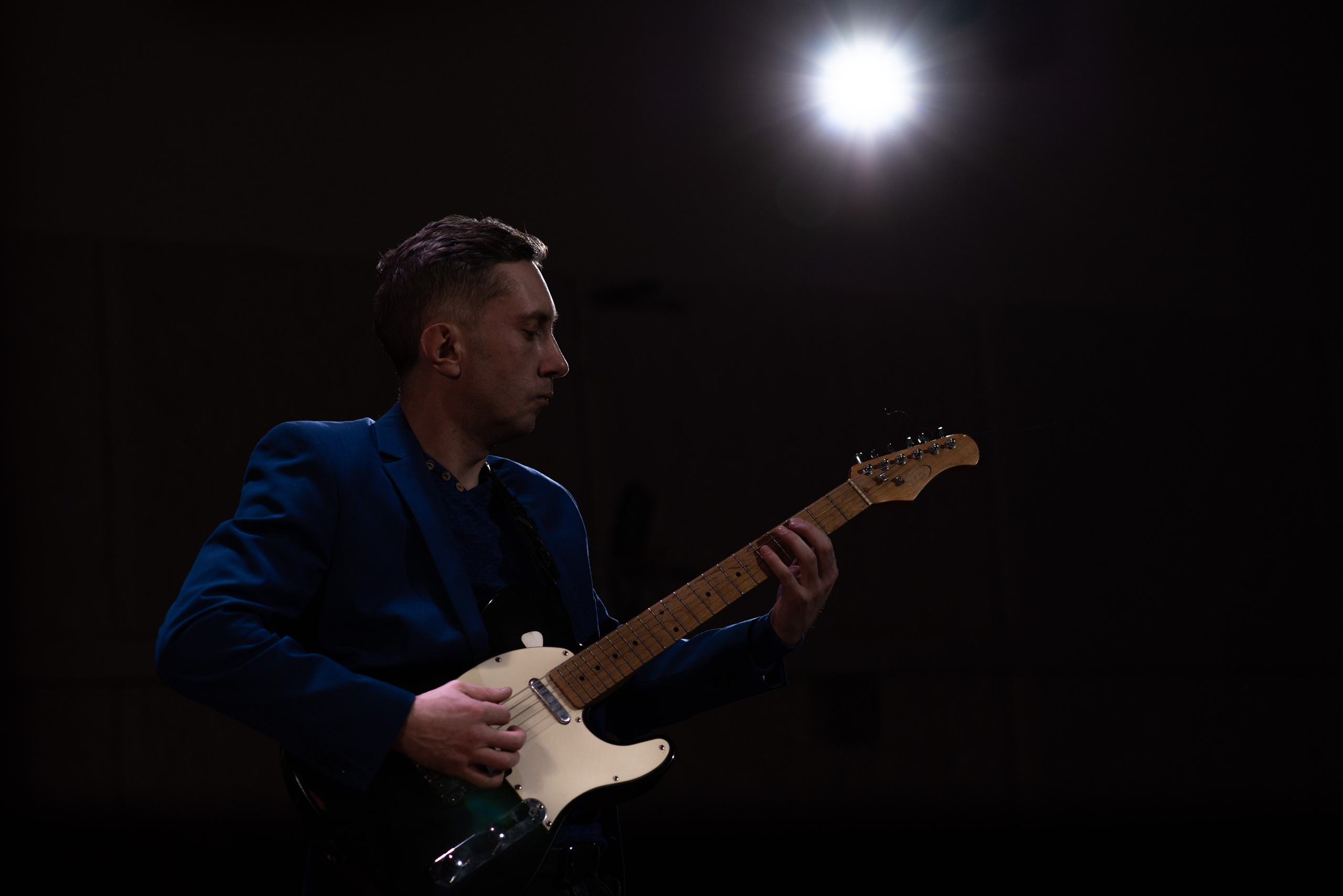 Контентная съёмка для музыканта Андрея Голдобина. Контент фотограф в Перми Нина Березина