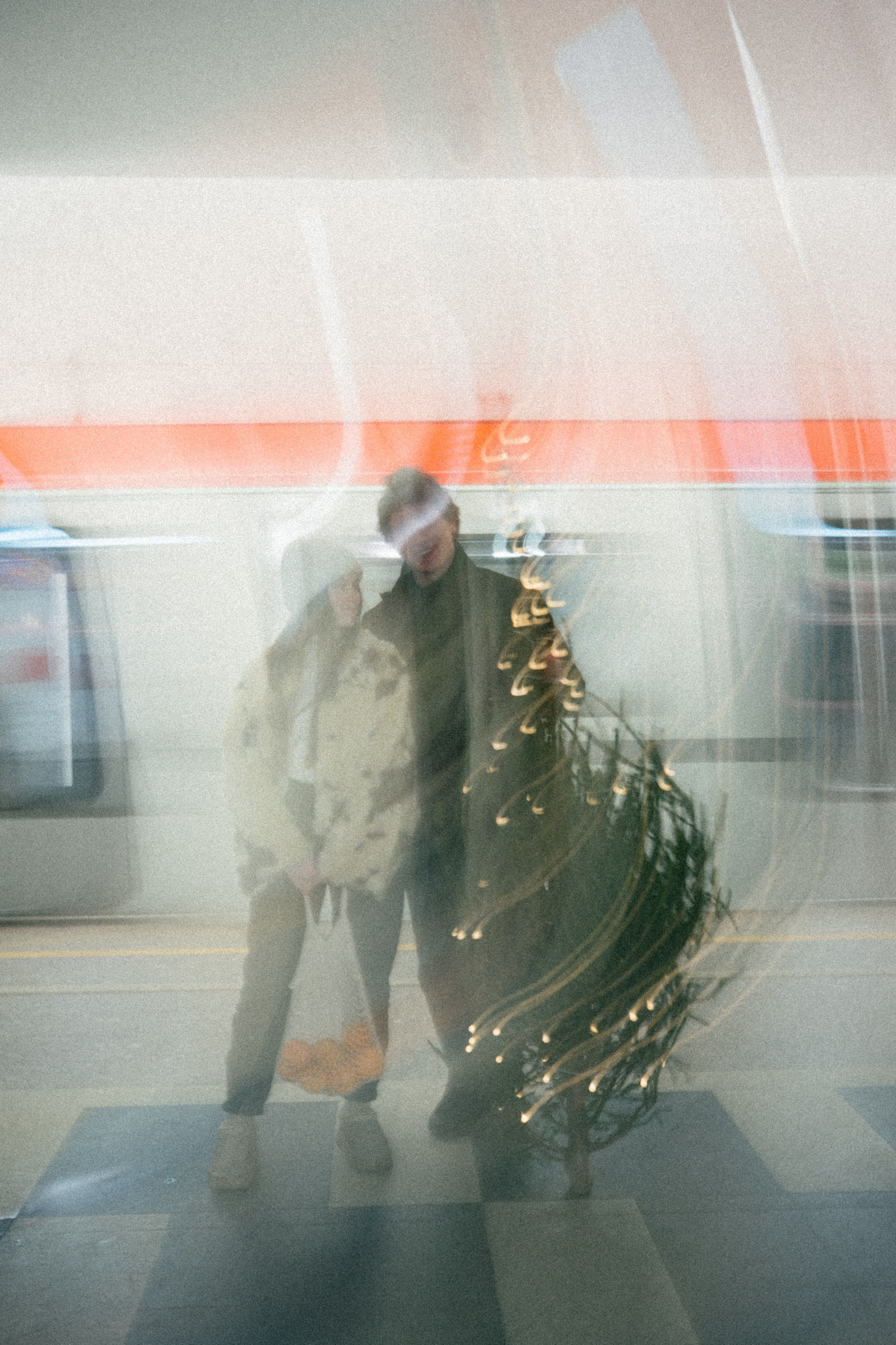 НОВОГОДНЯЯ ПРОГУЛКА ПАРЫ ПО ЧЕРНЫШЕВСКОЙ ПЕРЕД НОВЫМ ГОДОМ. Профессиональный фотограф, Санкт-Петербург — Виктория Богомолова