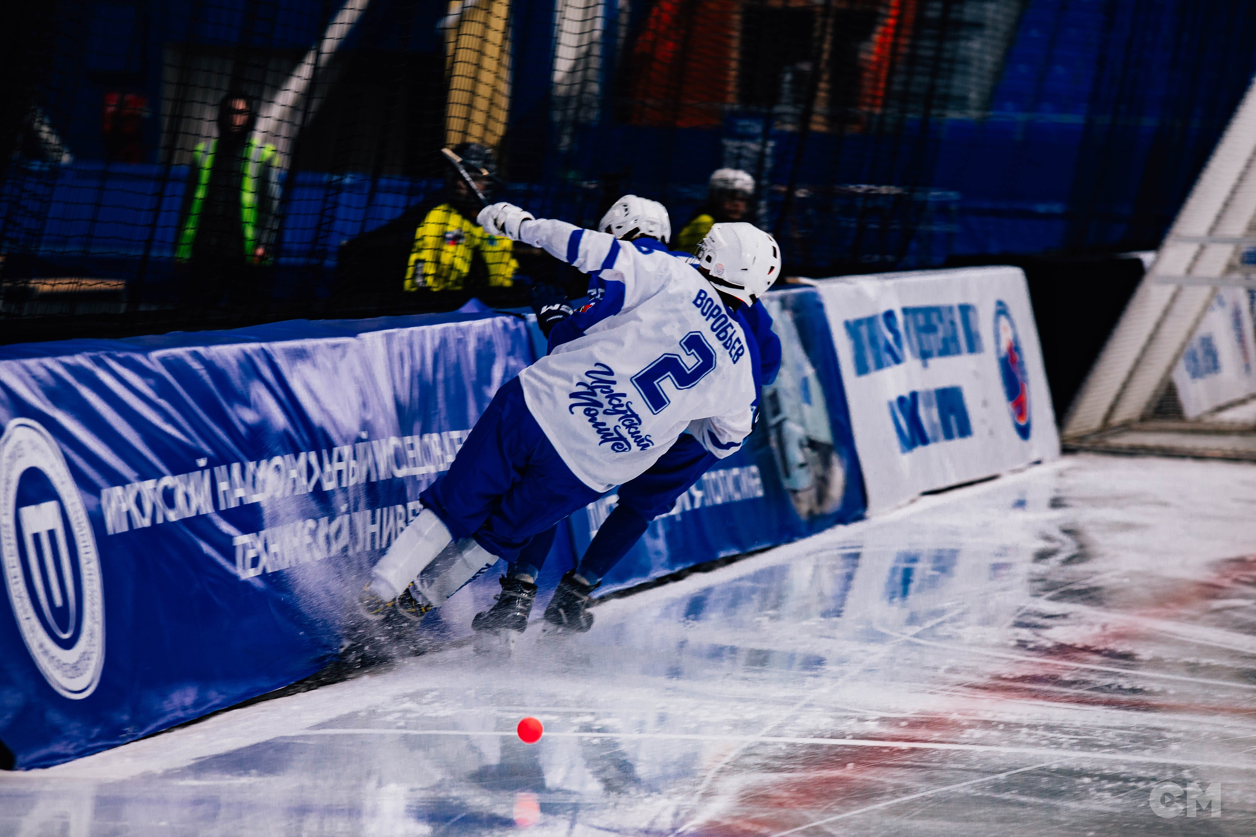 Чемпионат Студенческой спортивной лиги. Ковалёв хоккея с мячом. Репортажный фотограф в Иркутске — Ярослав Ковалёв