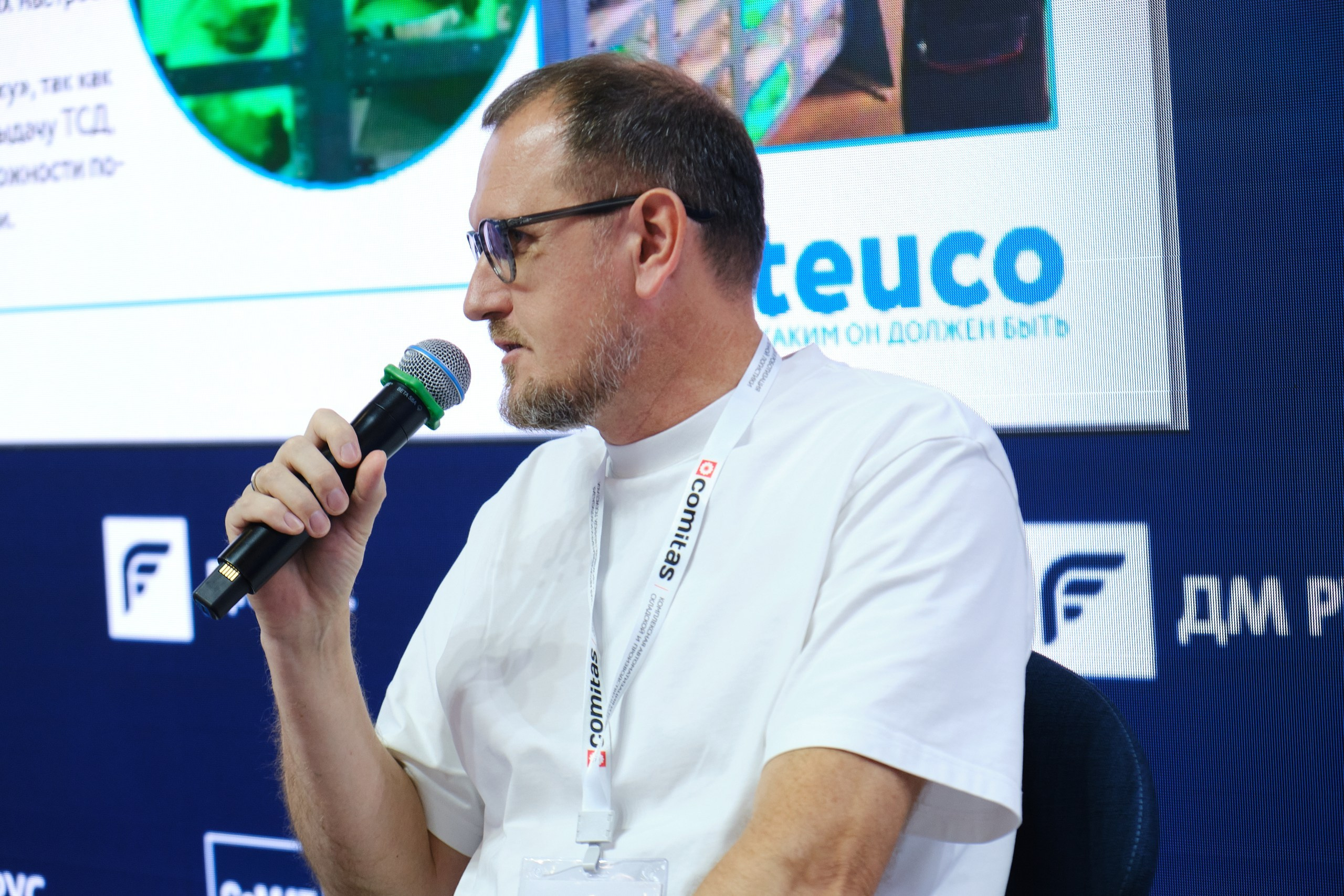 Выставка CeMAT. Репортажный фотограф в Москве Денис Тамко