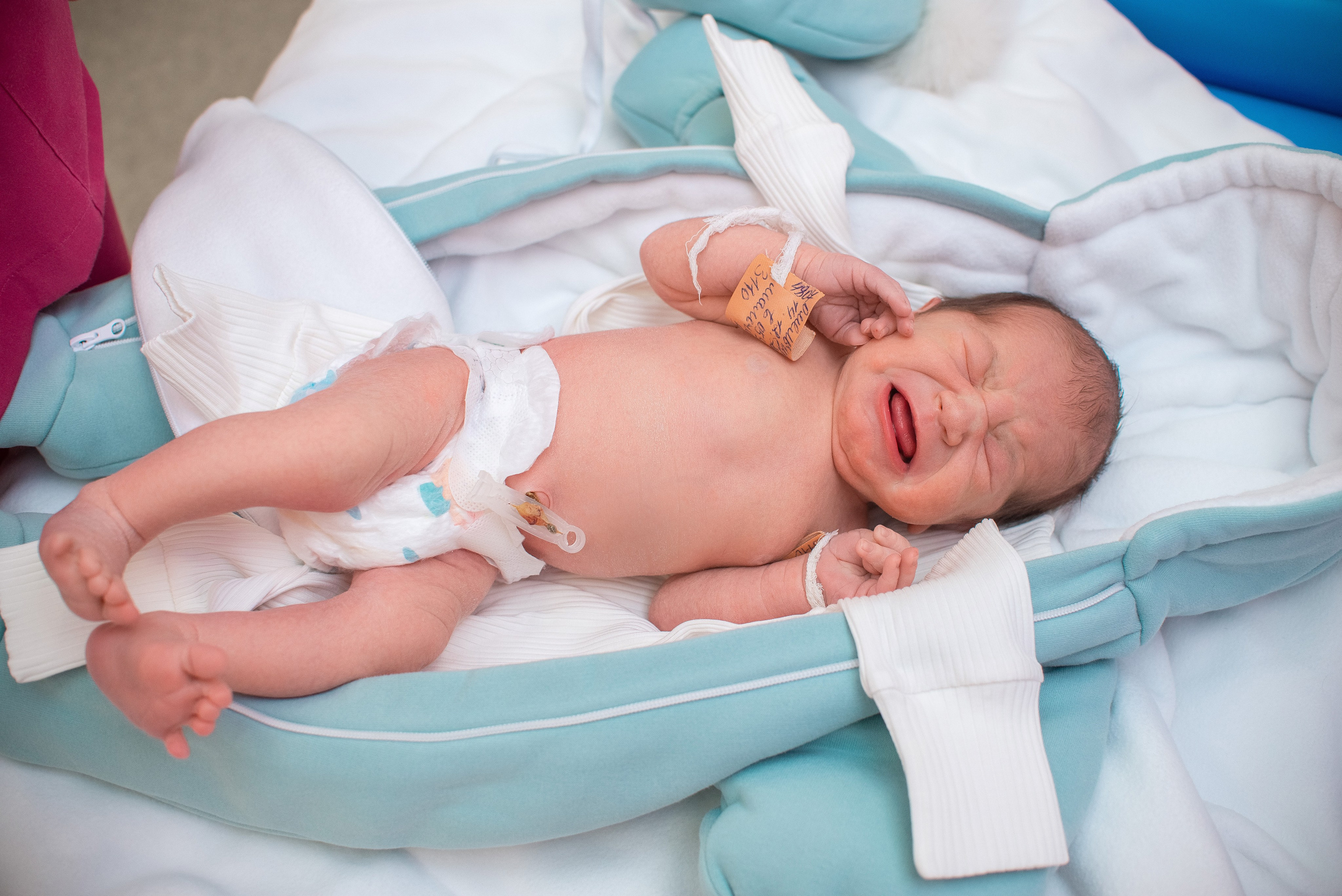 Выписка Веолетты 5РД. Семейный фотограф на выписку из роддома и крещение Минск Настя Гришук