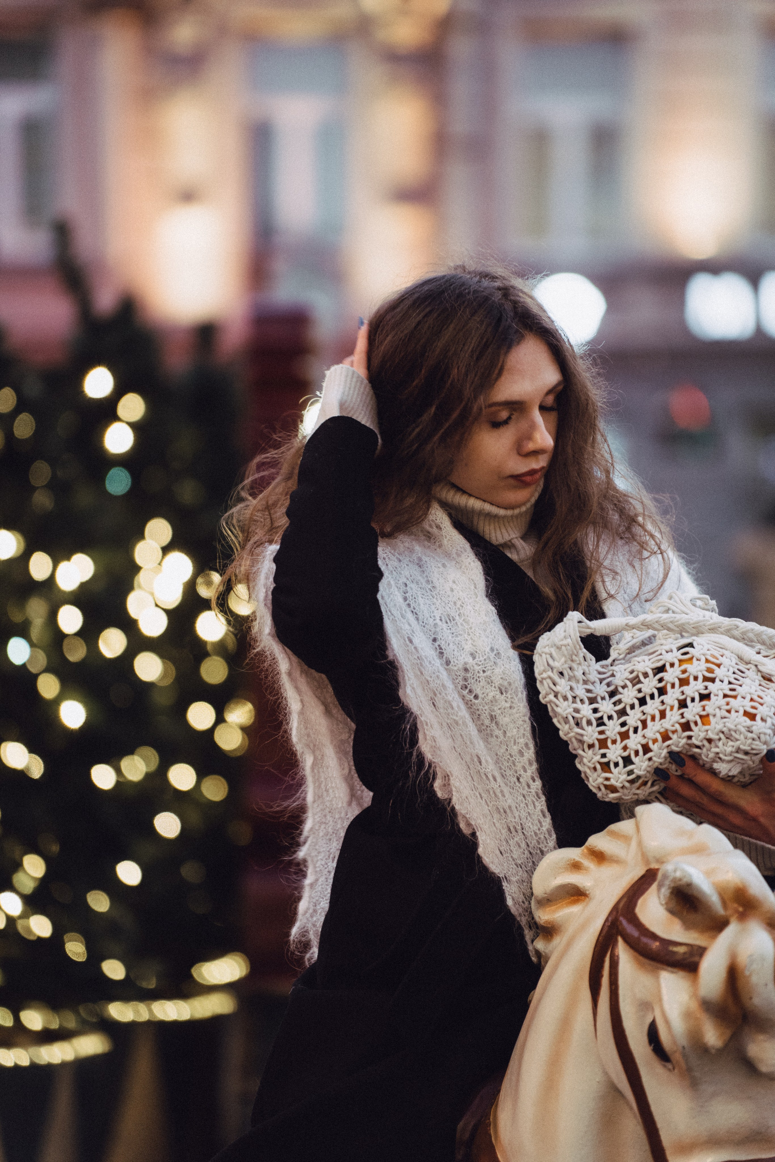 ПРОГУЛКА НА МАНЕЖНОЙ ПЛОЩАДИ ДЛЯ ДЕВУШКИ ПЕРЕД НОВЫМ ГОДОМ (НОВОГОДНЯЯ ФОТОСЕССИИЯ НА МАНЕЖНОЙ ПЛОЩАДИ). Профессиональный фотограф, Санкт-Петербург — Виктория Богомолова