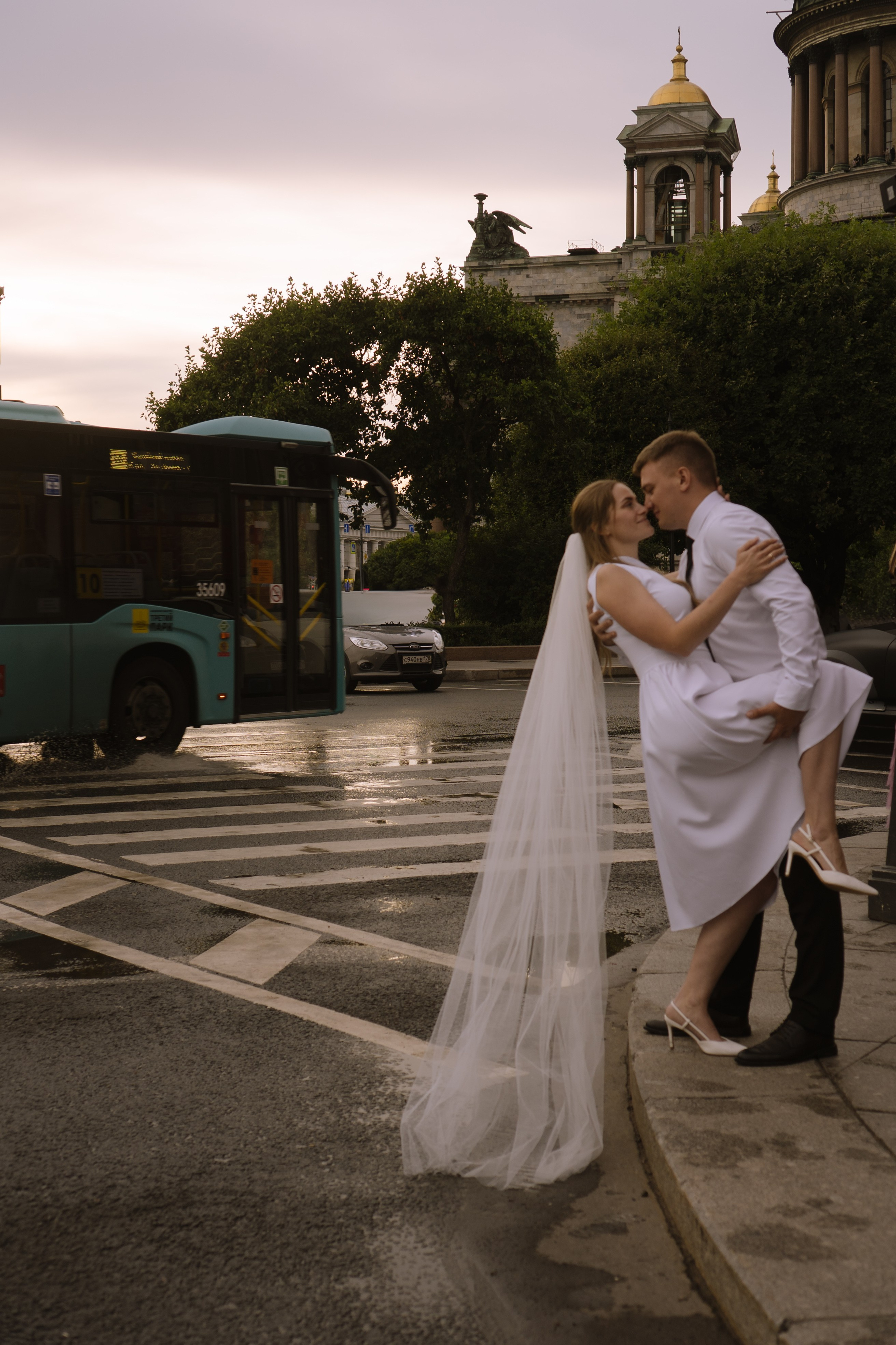 СВАДЕБНАЯ СЬЕМКА С ИСАКИЕВСКИМ СОБОРОМ, АСТОРИЯ И ЗАКОНОДАТЕЛЬНОЕ СОБРАНИЕ. Профессиональный фотограф, Санкт-Петербург — Виктория Богомолова