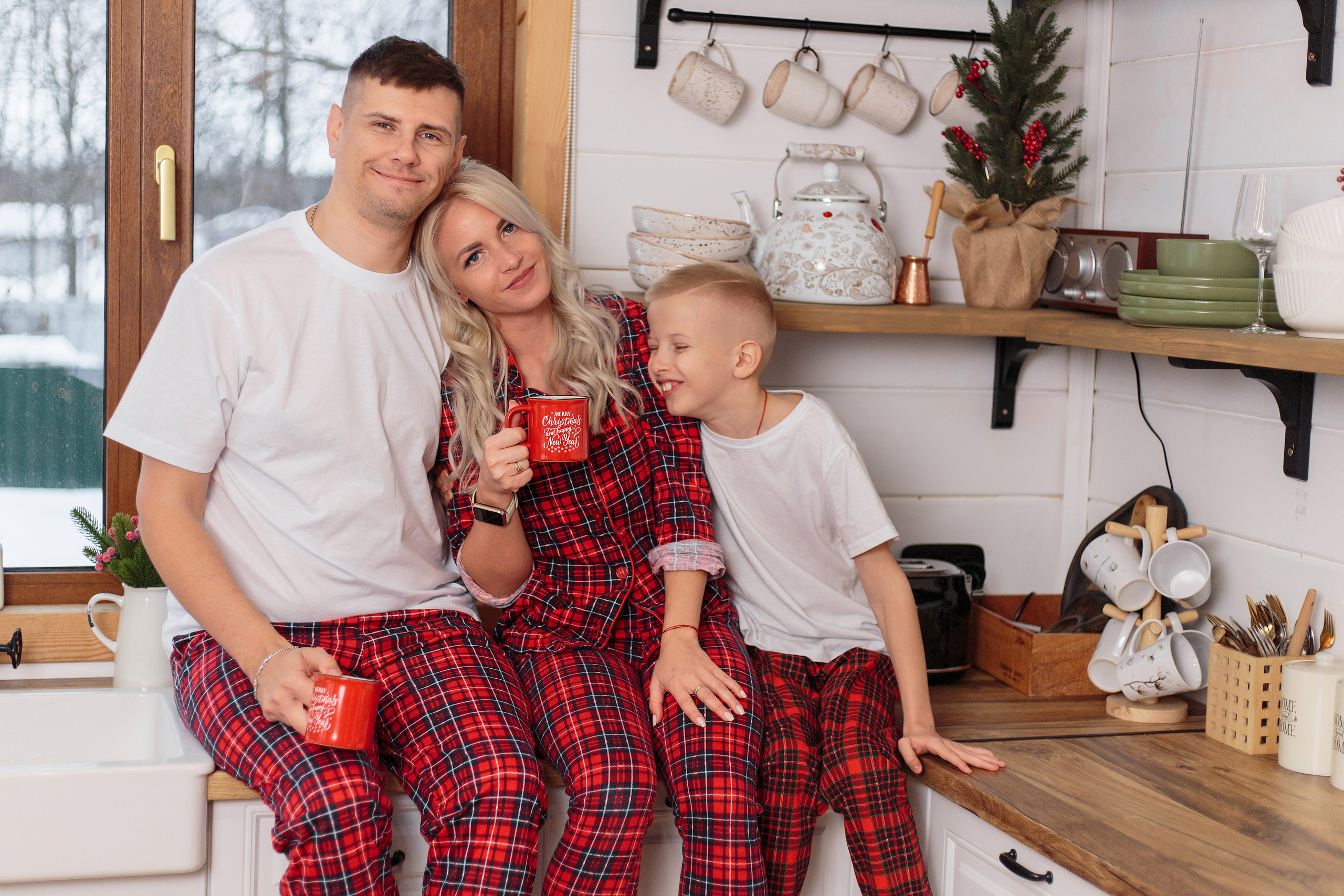 Новогодняя семейная фотосессия на кухне