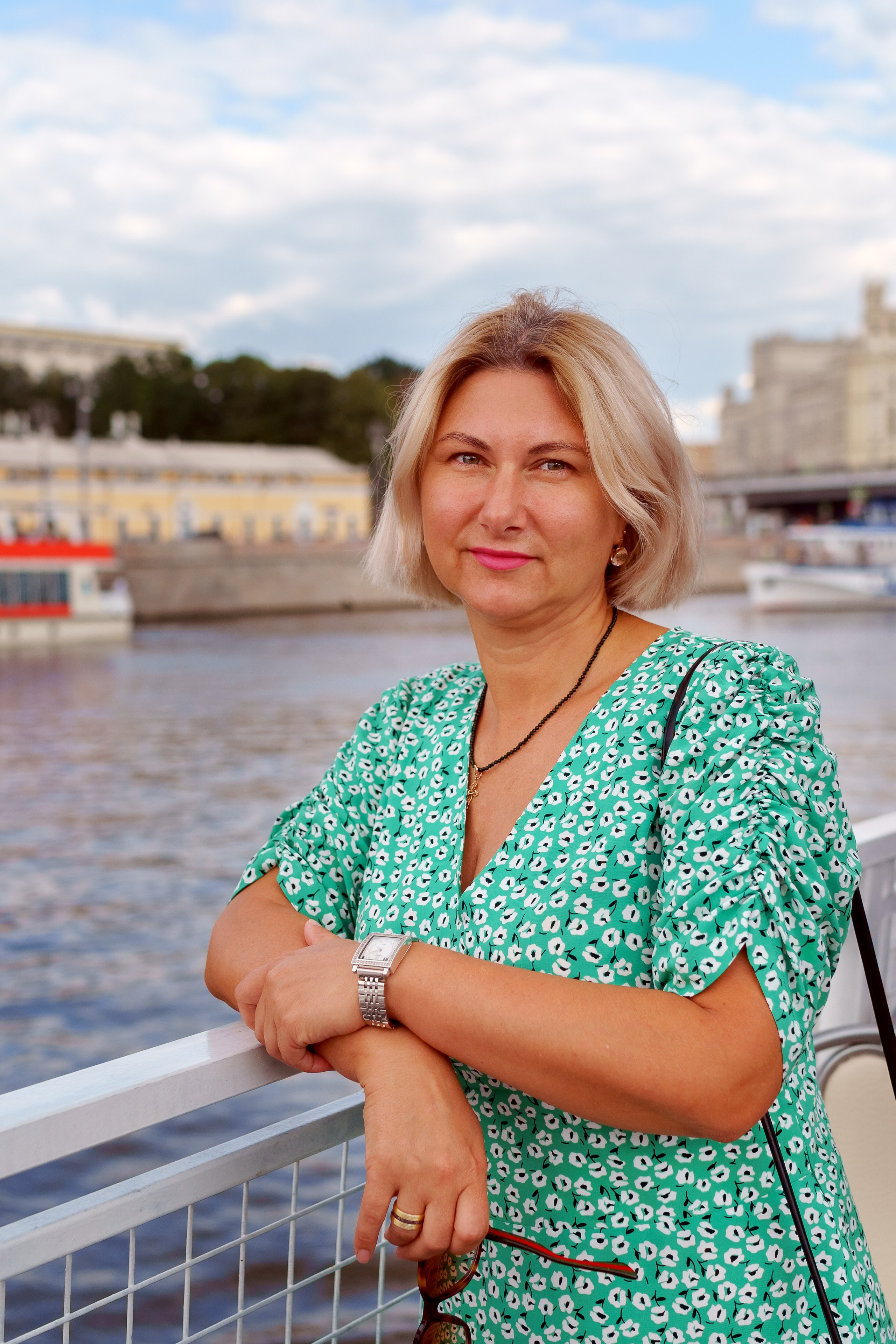 Женский портрет на природе